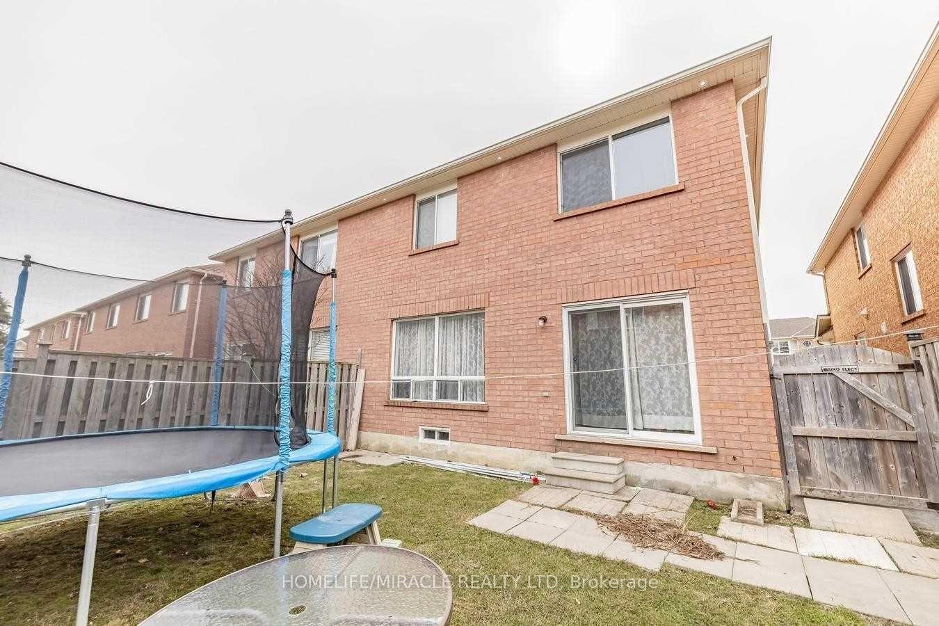 Photo 9 of 823 Shepherd Place, Milton, Beaty — HOMEH