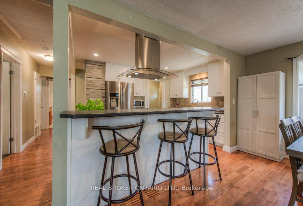 Photo 8 of 1212 Queen's Boulevard, Kitchener — HOMEH
