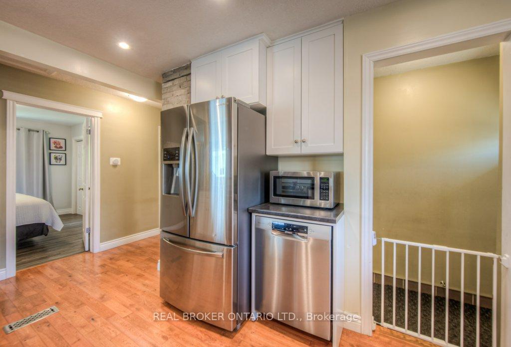 Photo 13 of 1212 Queen's Boulevard, Kitchener — HOMEH