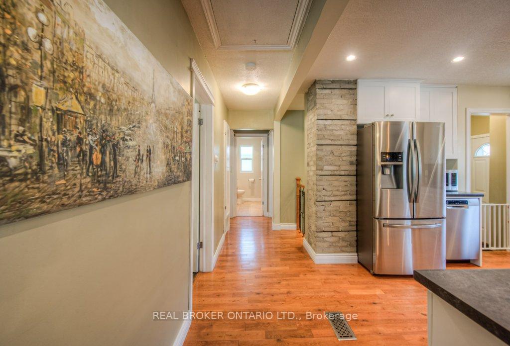 Photo 14 of 1212 Queen's Boulevard, Kitchener — HOMEH