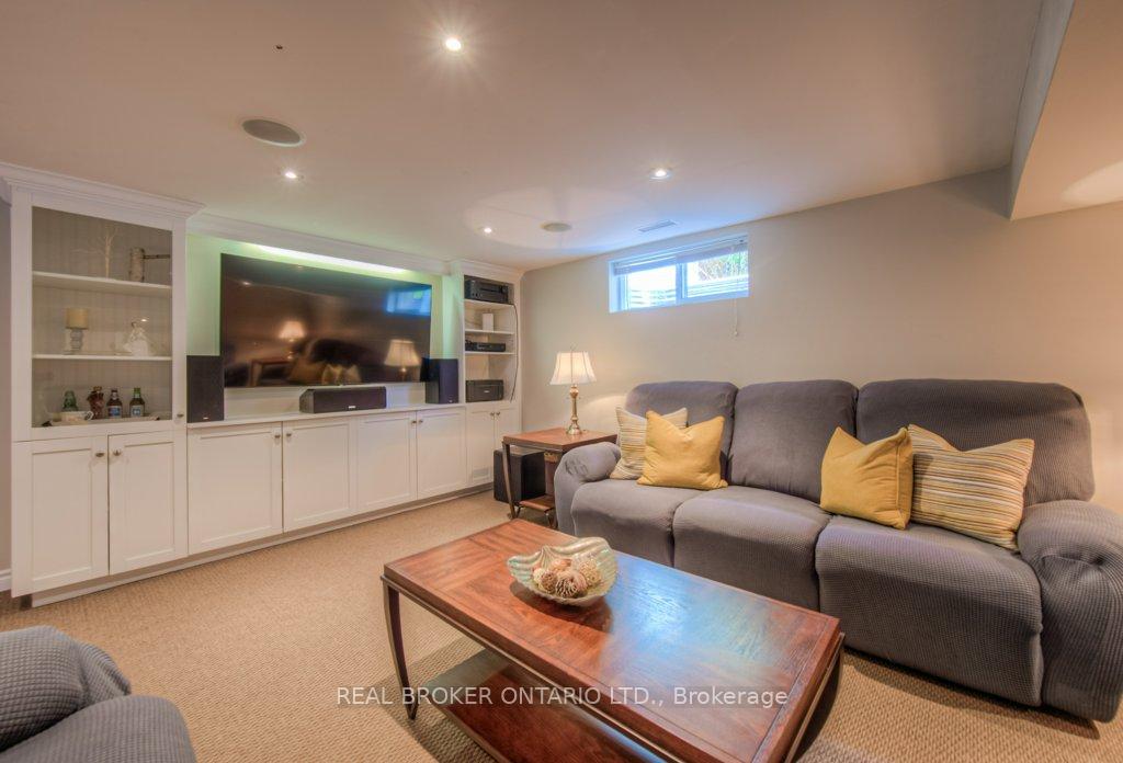 Photo 23 of 1212 Queen's Boulevard, Kitchener — HOMEH