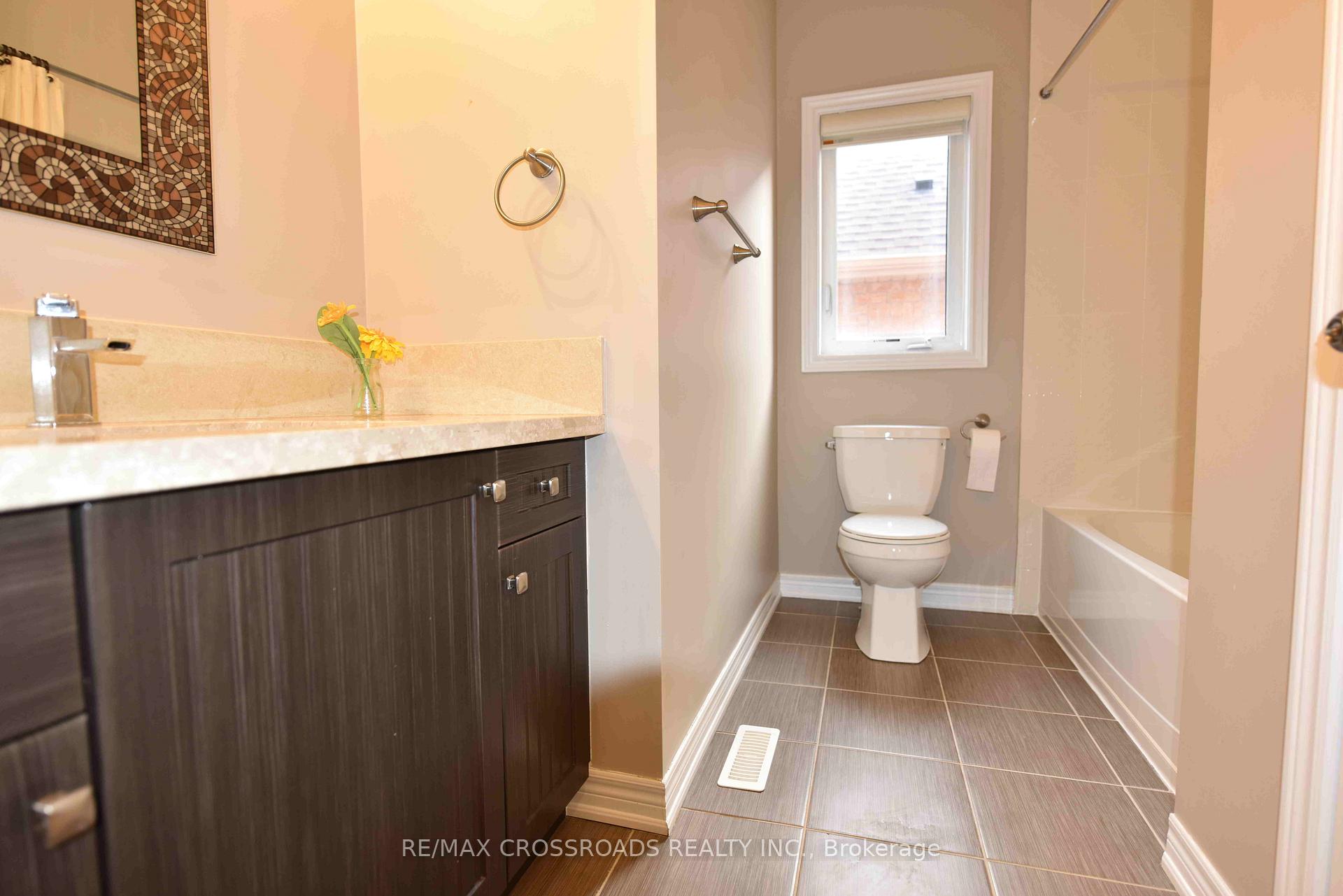 Photo 8 of 95 Wilfred Murison Avenue, Markham, Berczy — HOMEH