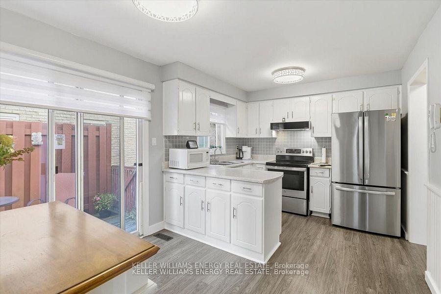 Photo 4 of 95 Delmark Boulevard, Markham, Sherwood-Amberglen — HOMEH