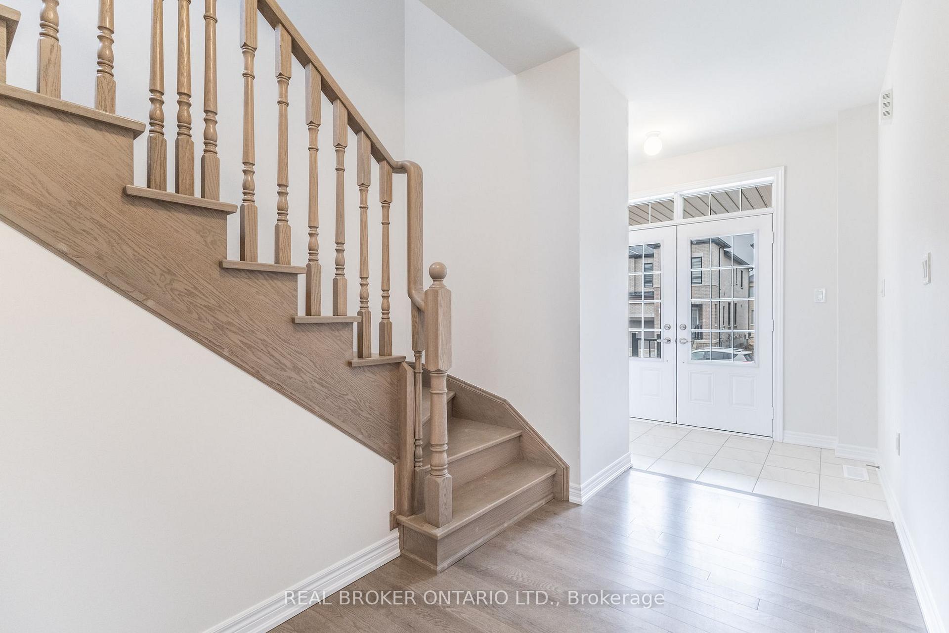 Photo 7 of 763 Apple Terrace, Milton, Cobban — HOMEH