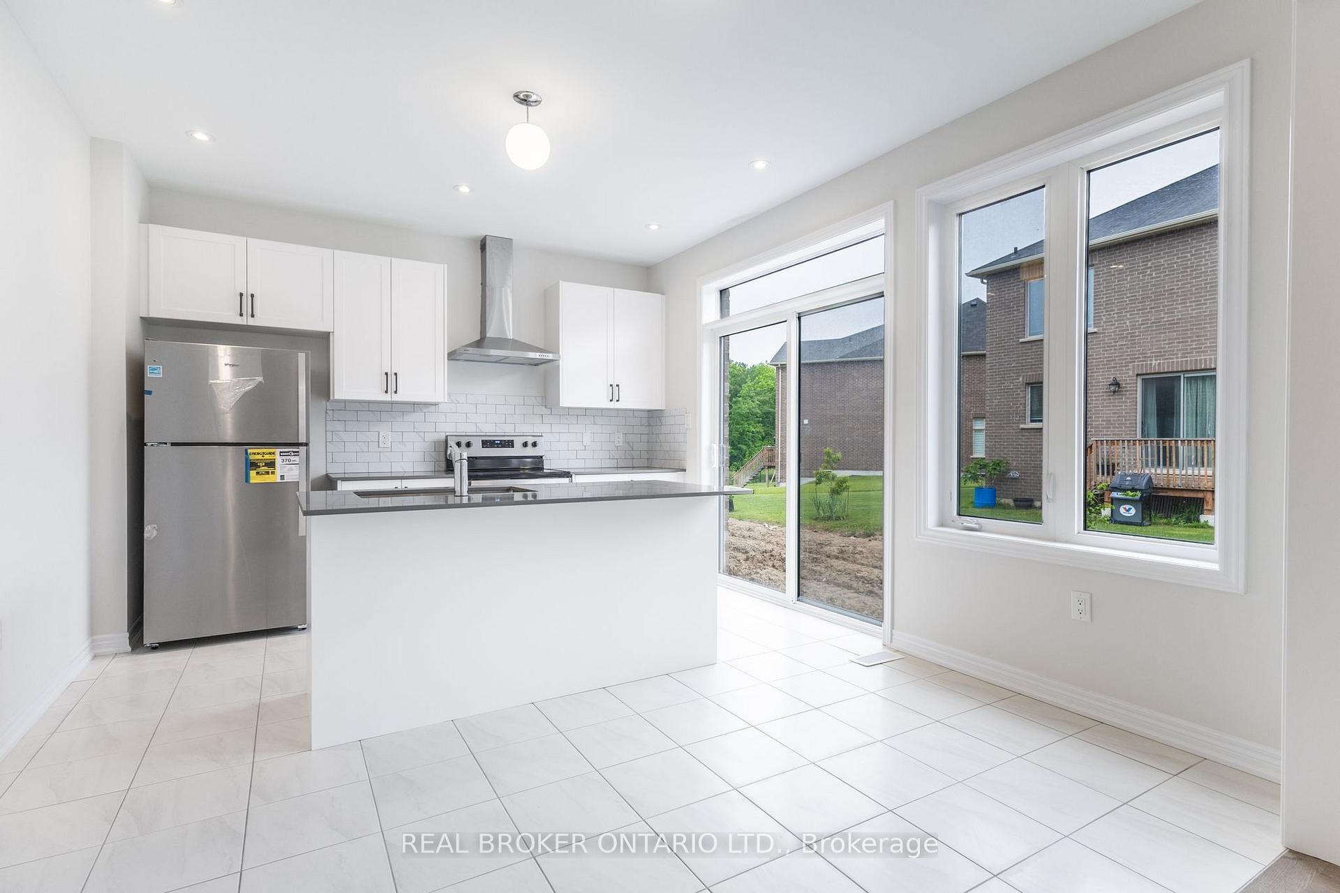Photo 9 of 763 Apple Terrace, Milton, Cobban — HOMEH