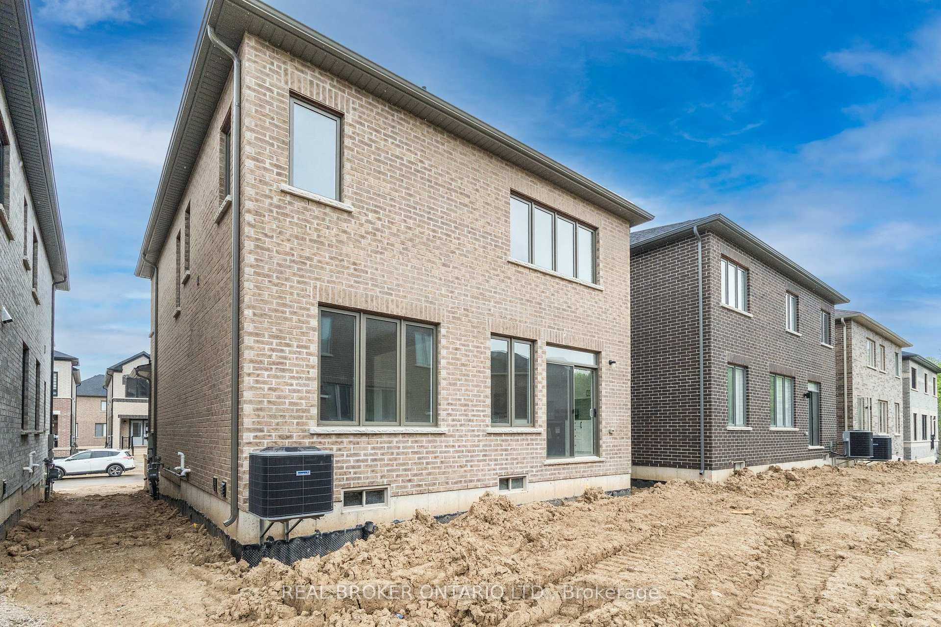 Photo 33 of 763 Apple Terrace, Milton, Cobban — HOMEH