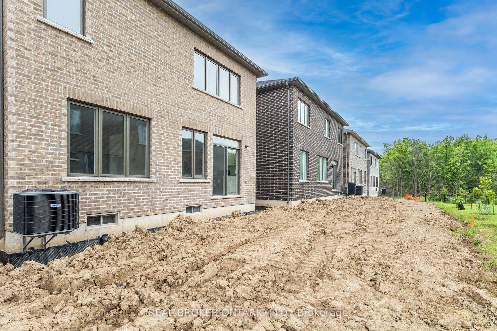Photo 34 of 763 Apple Terrace, Milton, Cobban — HOMEH