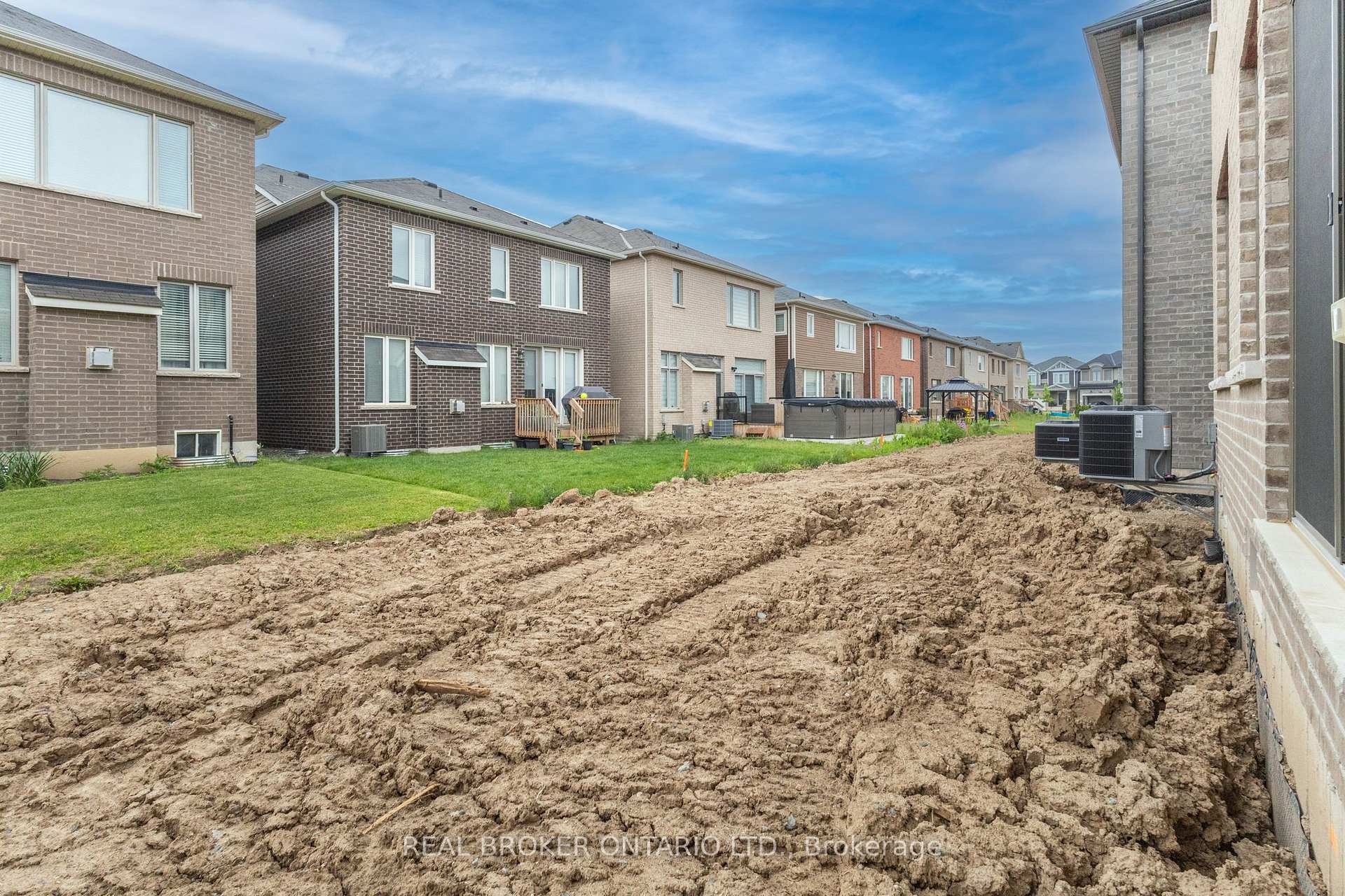 Photo 37 of 763 Apple Terrace, Milton, Cobban — HOMEH