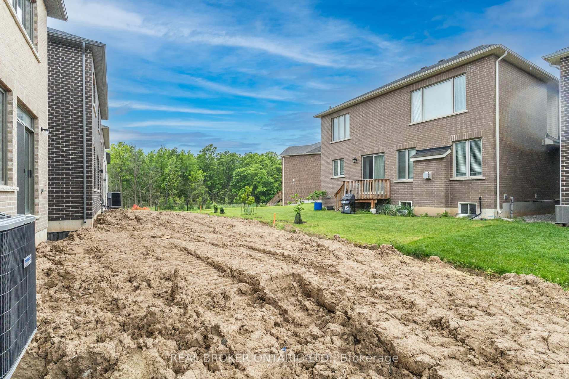 Photo 38 of 763 Apple Terrace, Milton, Cobban — HOMEH