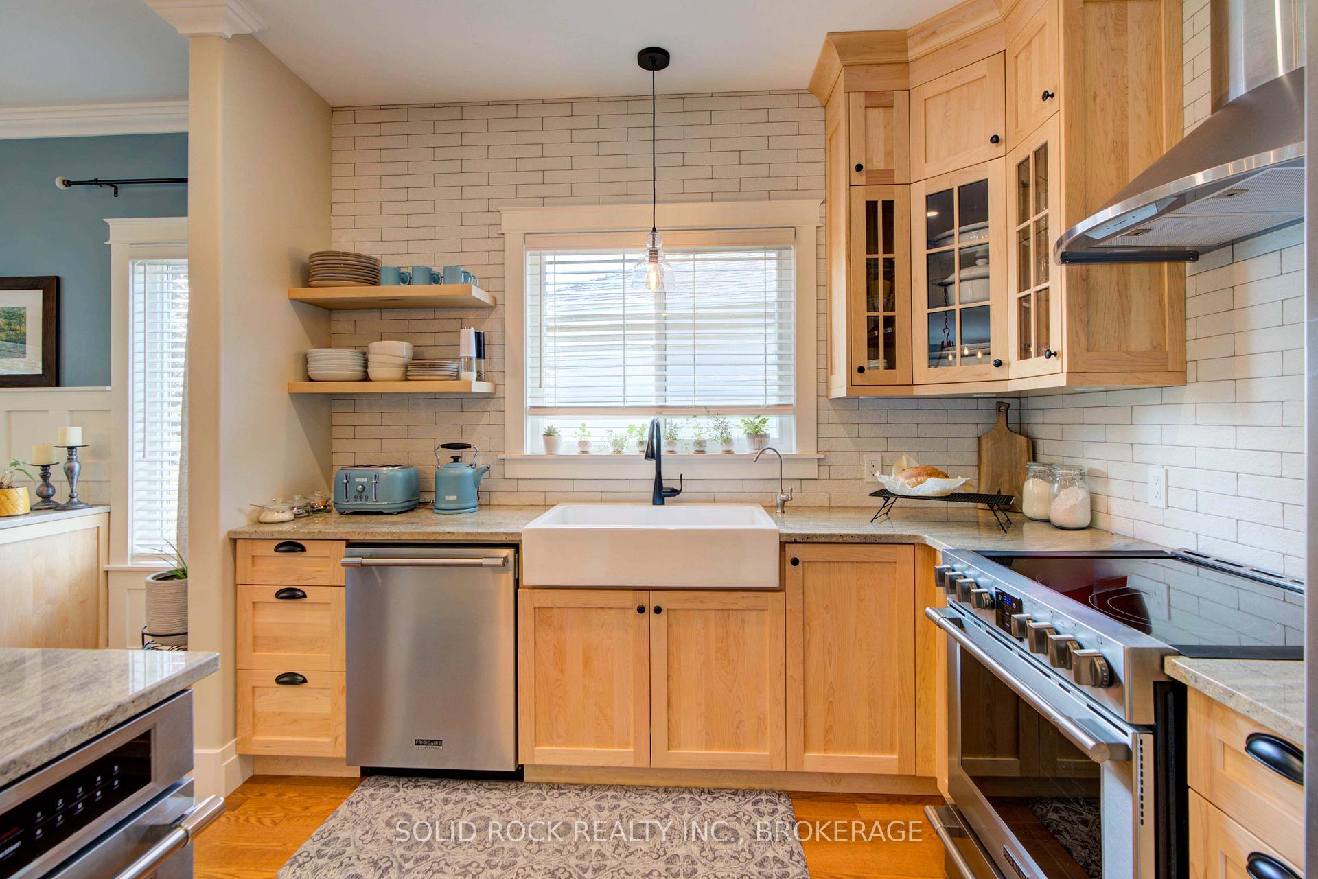 Photo 8 of 334 Emerald Street, Kingston, City Northwest — HOMEH