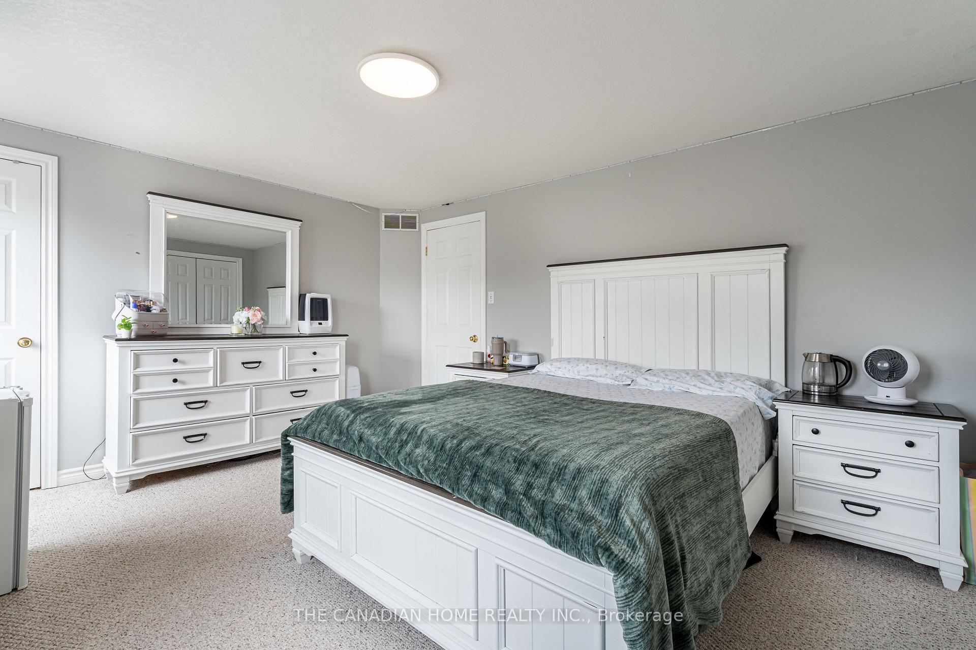 Photo 8 of 14 Bush Clover Crescent, Kitchener, Larentian West — HOMEH