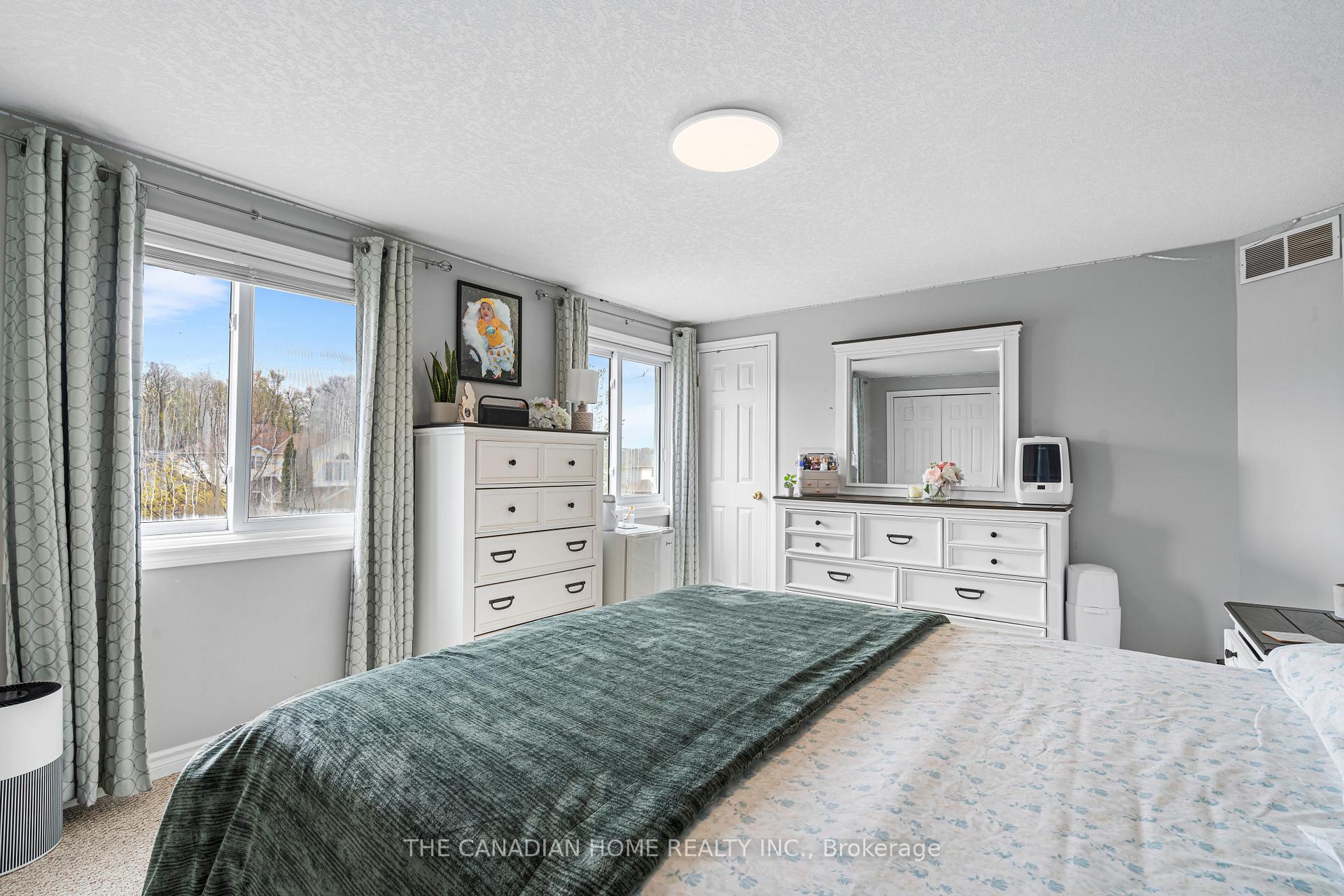 Photo 9 of 14 Bush Clover Crescent, Kitchener, Larentian West — HOMEH