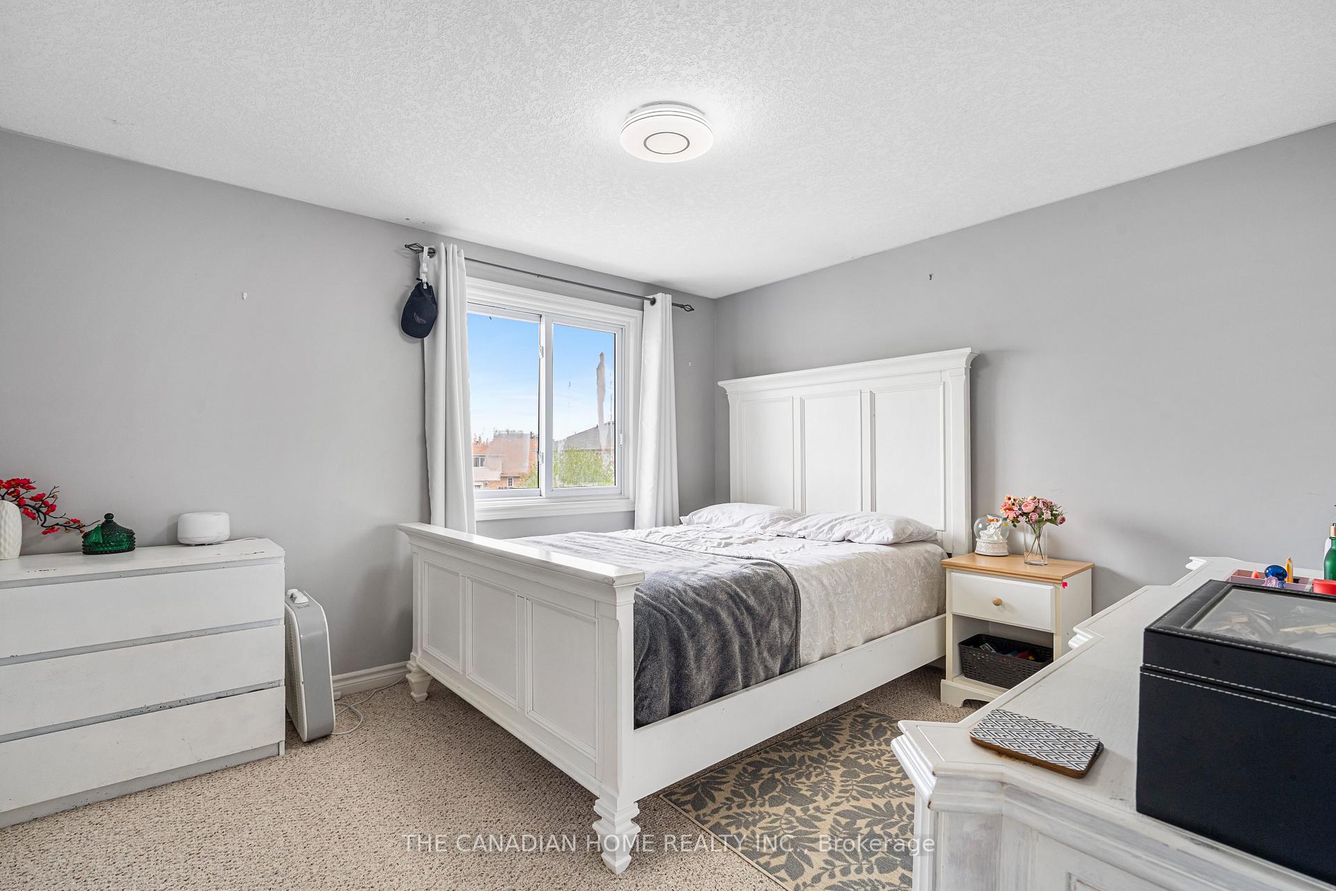 Photo 10 of 14 Bush Clover Crescent, Kitchener, Larentian West — HOMEH