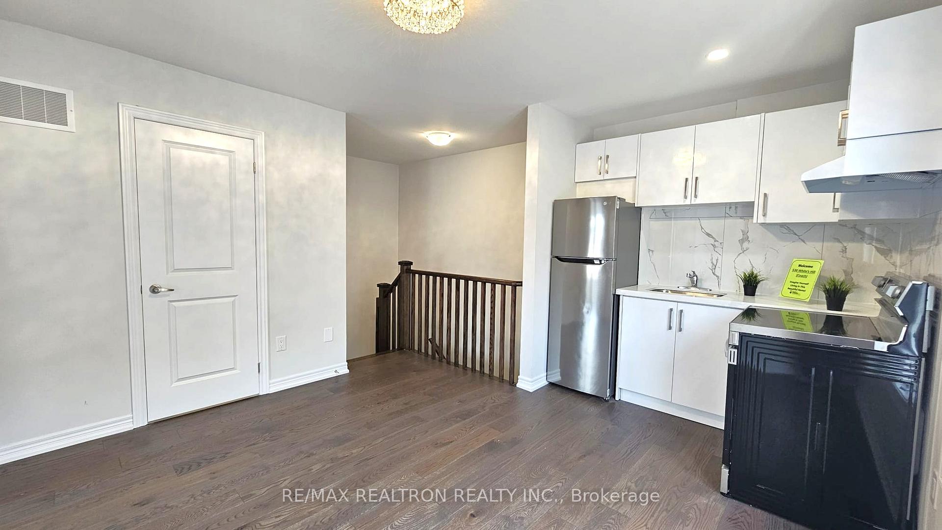 Front of Unit (Coach), 538 White's Hill Avenue