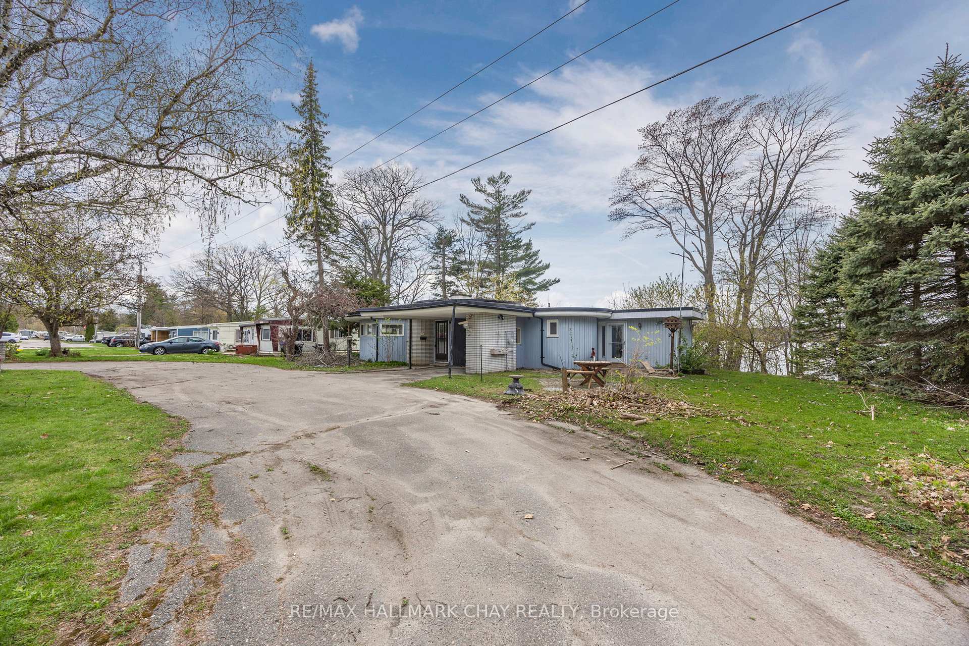 Photo 1 of 4 Lakeshore Road, Midland — HOMEH