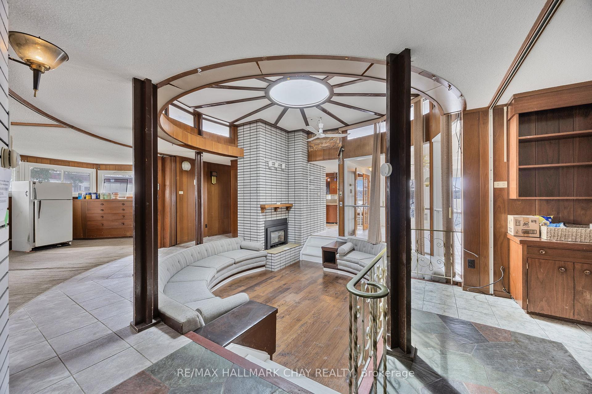 Photo 6 of 4 Lakeshore Road, Midland — HOMEH