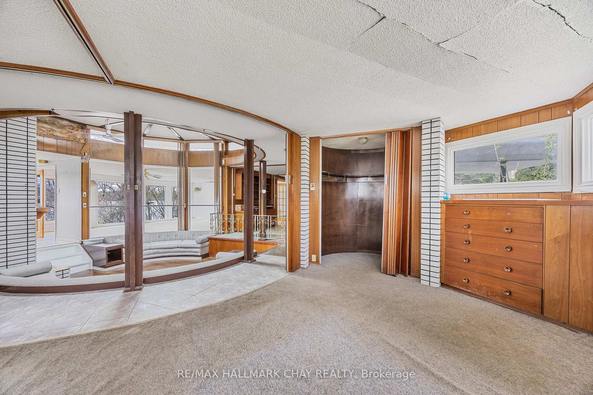 Photo 9 of 4 Lakeshore Road, Midland — HOMEH