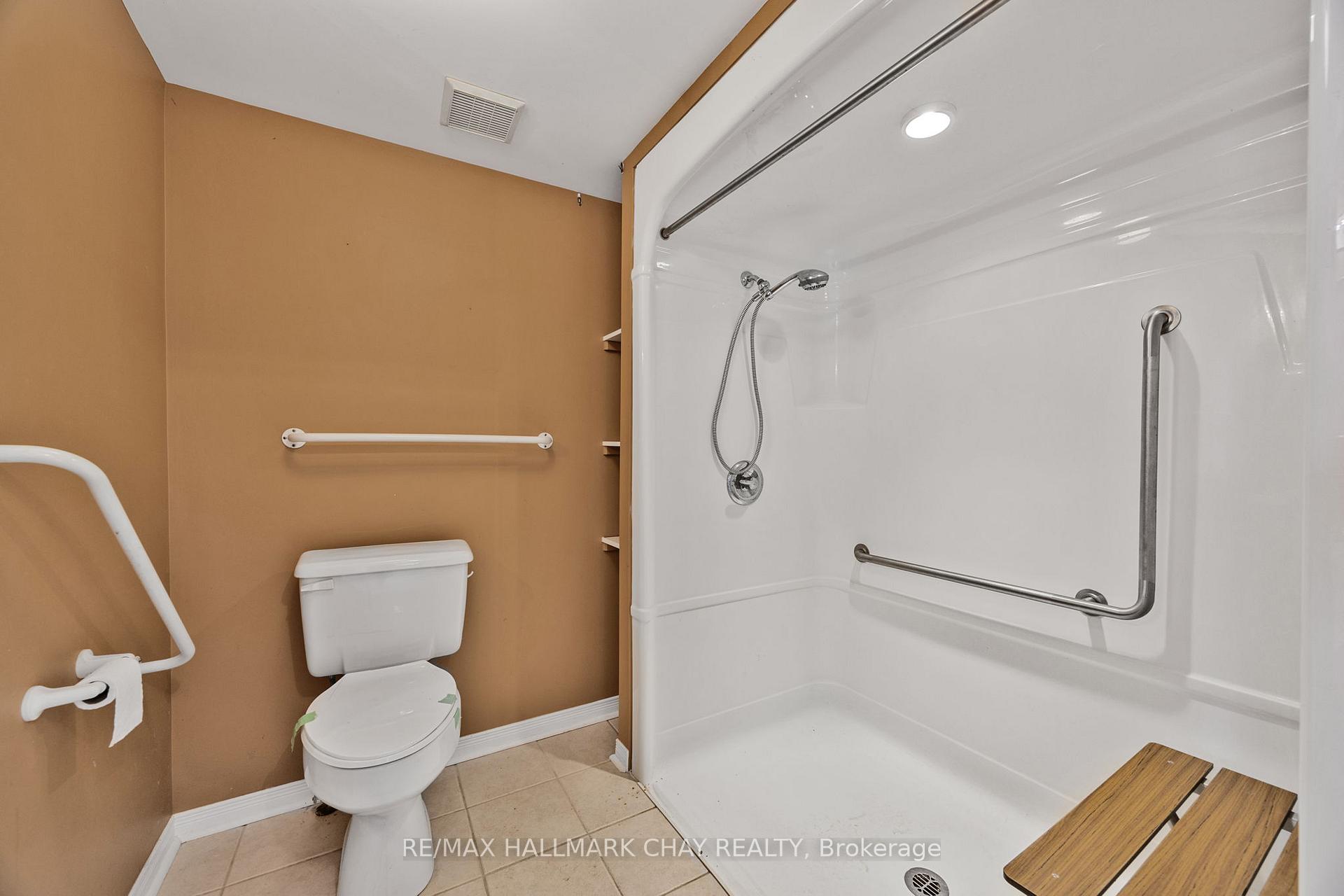 Photo 28 of 4 Lakeshore Road, Midland — HOMEH