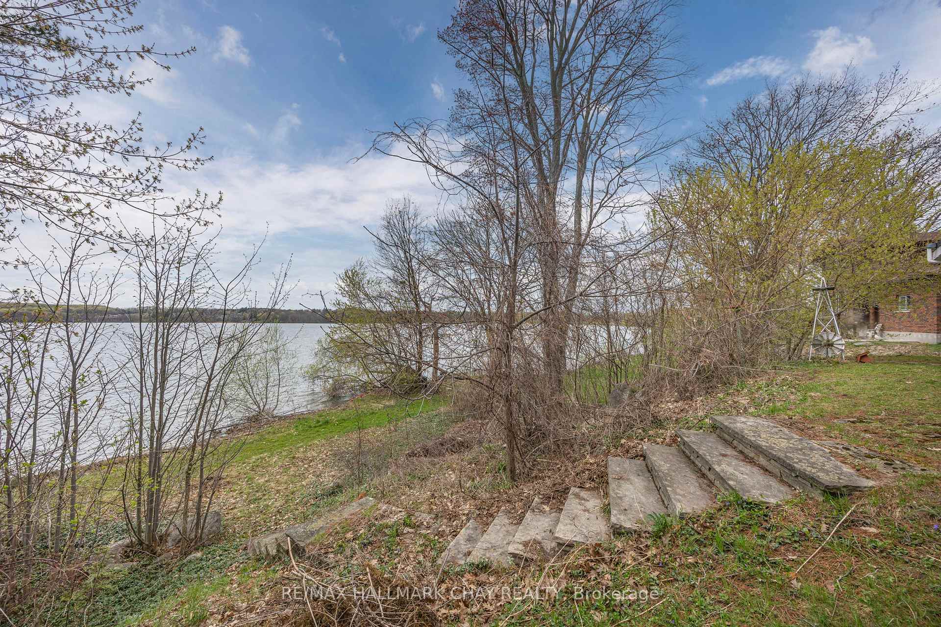Photo 35 of 4 Lakeshore Road, Midland — HOMEH