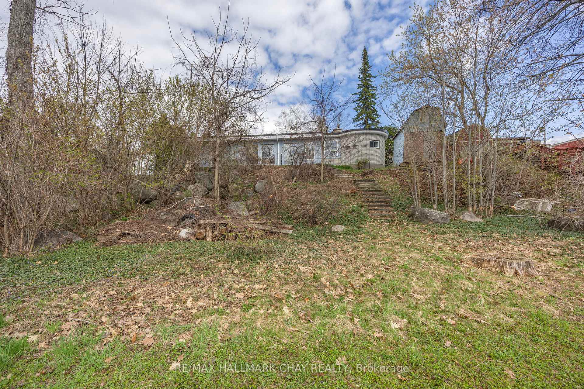 Photo 36 of 4 Lakeshore Road, Midland — HOMEH