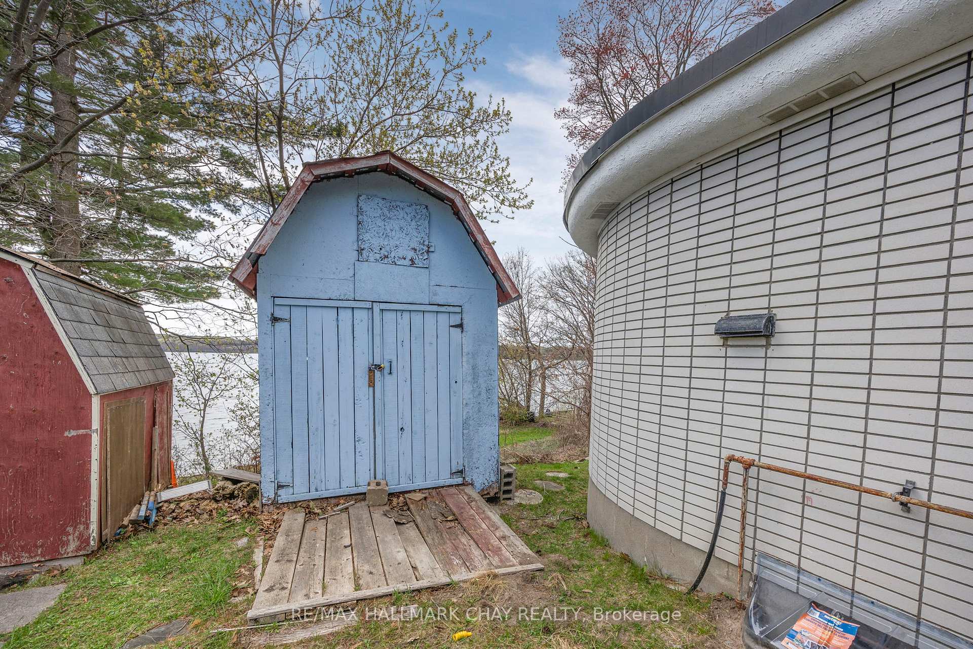 Photo 38 of 4 Lakeshore Road, Midland — HOMEH