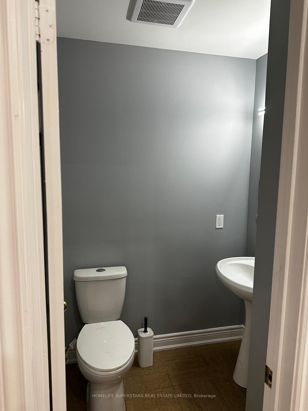 Photo 7 of 36 Lady Fern Drive, Markham, Legacy — HOMEH