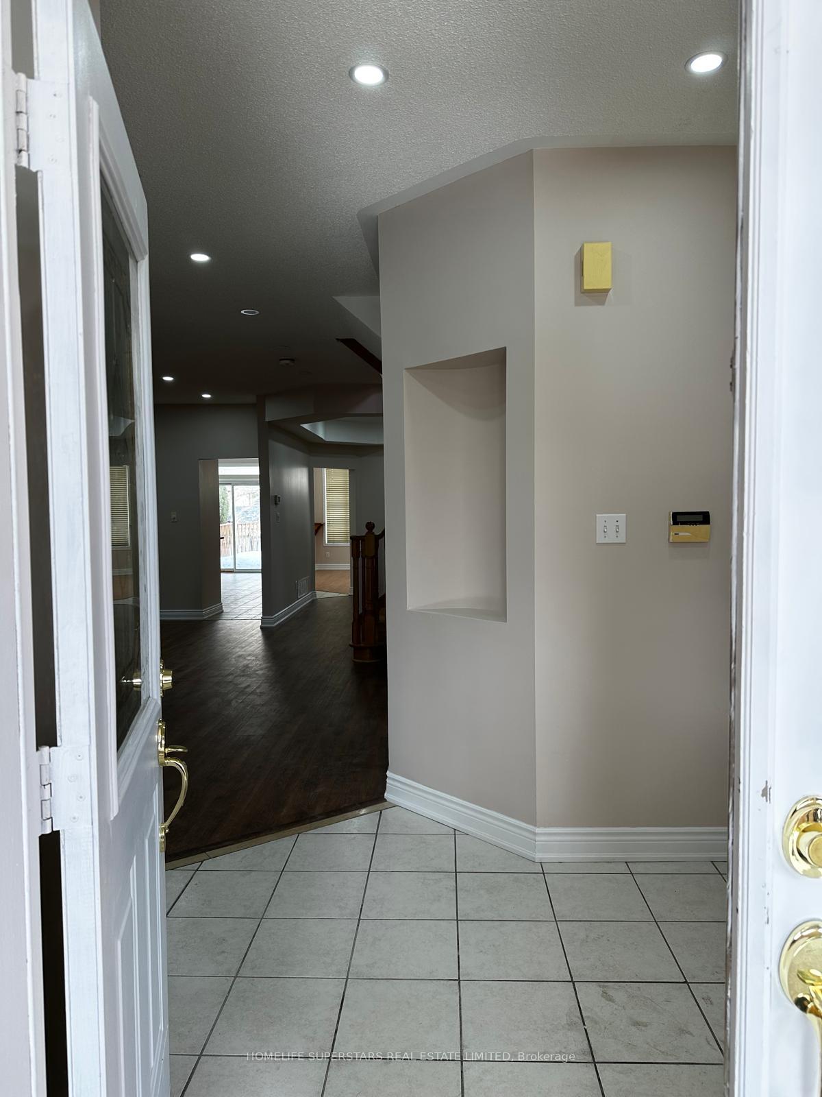 Photo 10 of 36 Lady Fern Drive, Markham, Legacy — HOMEH