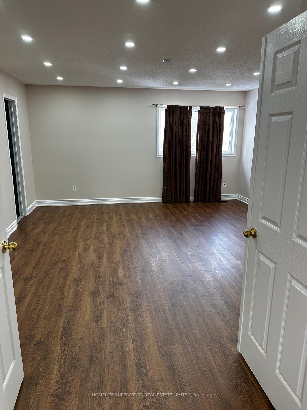 Photo 12 of 36 Lady Fern Drive, Markham, Legacy — HOMEH
