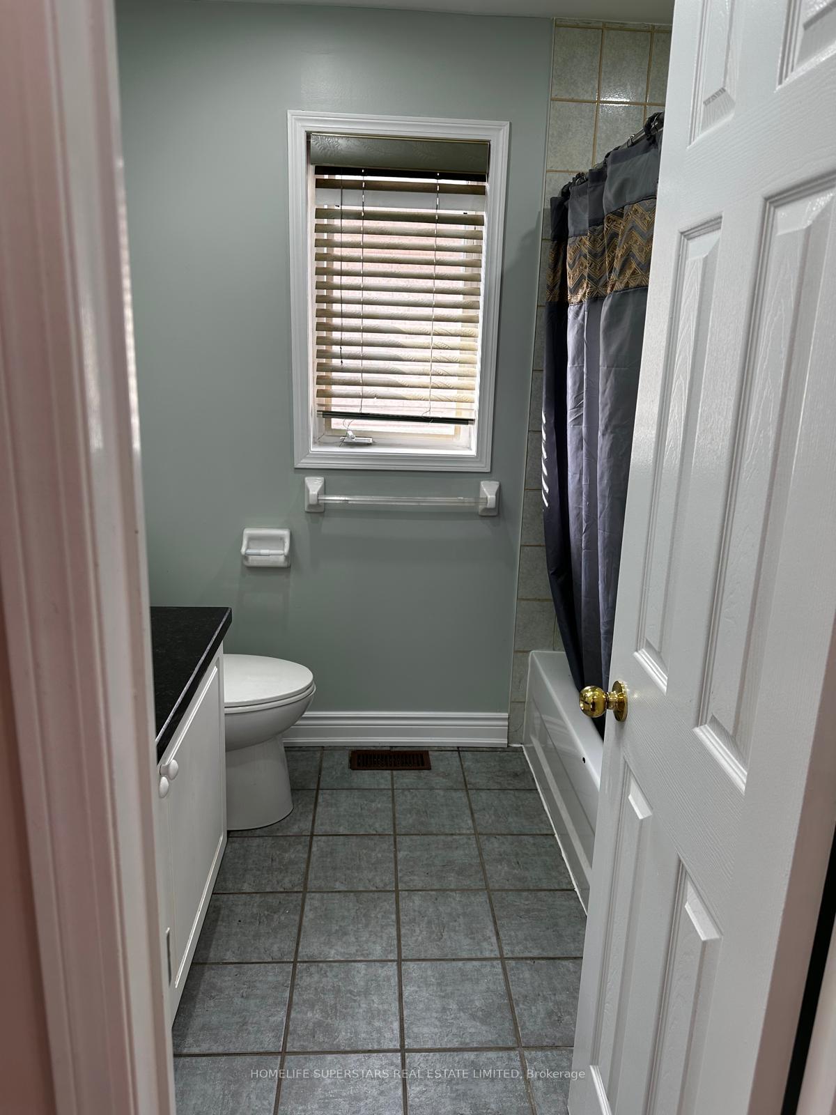 Photo 13 of 36 Lady Fern Drive, Markham, Legacy — HOMEH
