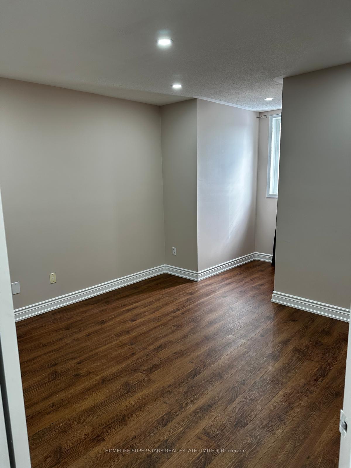 Photo 14 of 36 Lady Fern Drive, Markham, Legacy — HOMEH