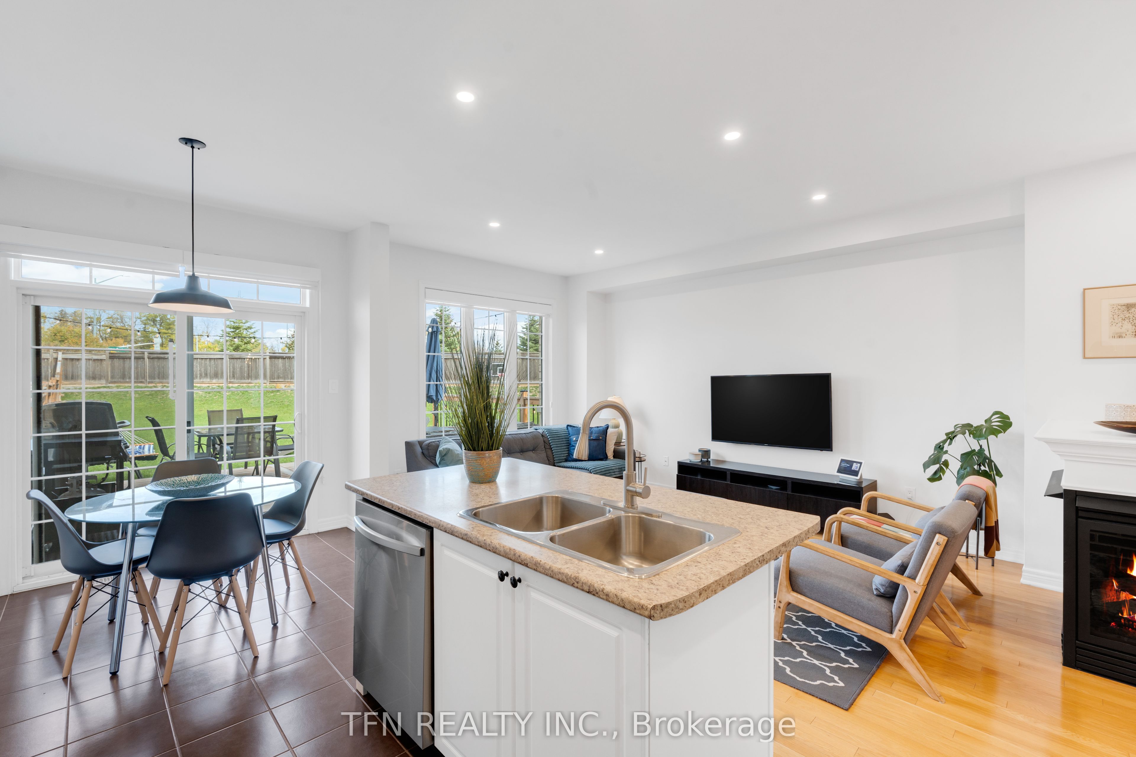 Photo 16 of 30 Haskett Drive, Markham, Cedar Grove — HOMEH