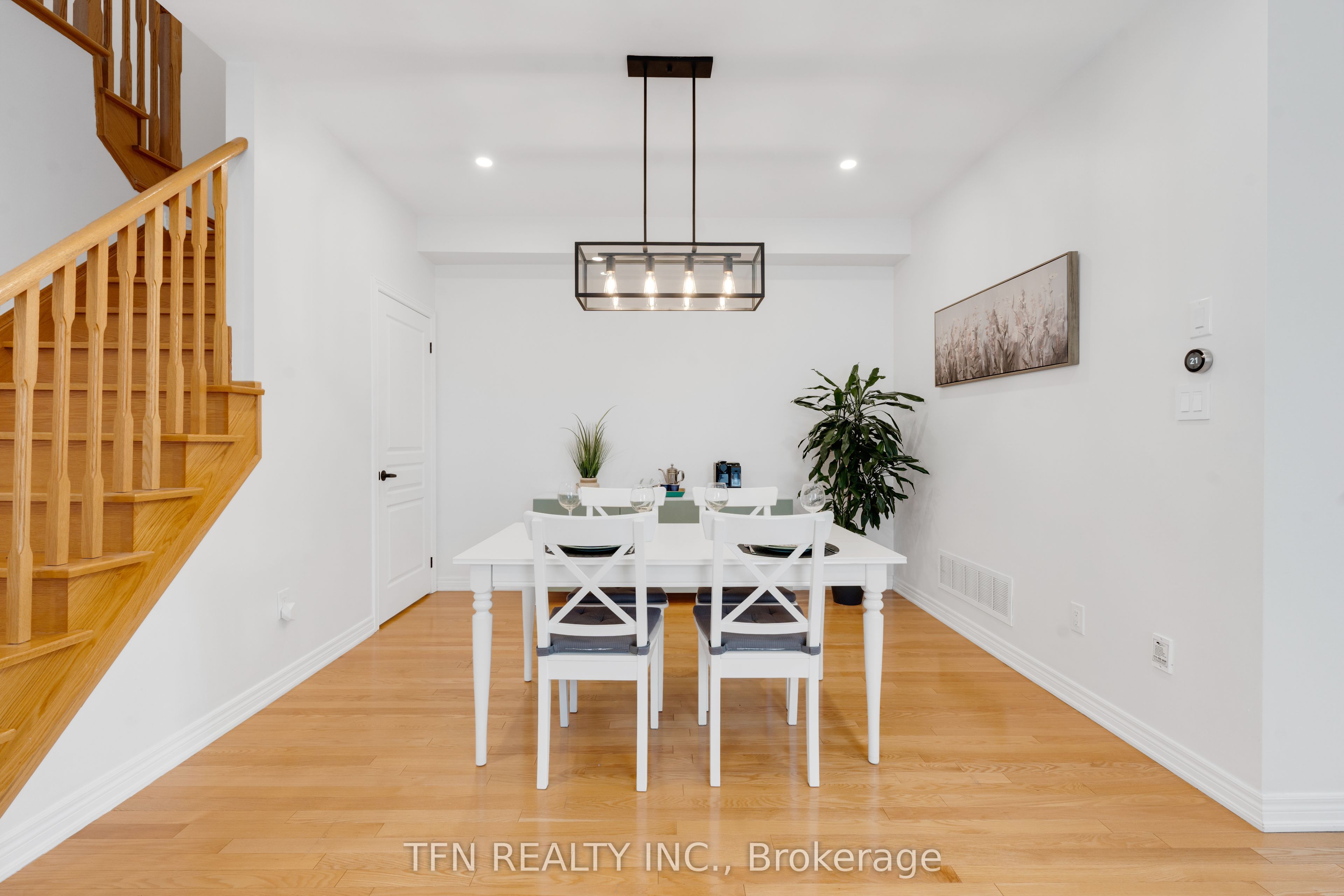 Photo 8 of 30 Haskett Drive, Markham, Cedar Grove — HOMEH