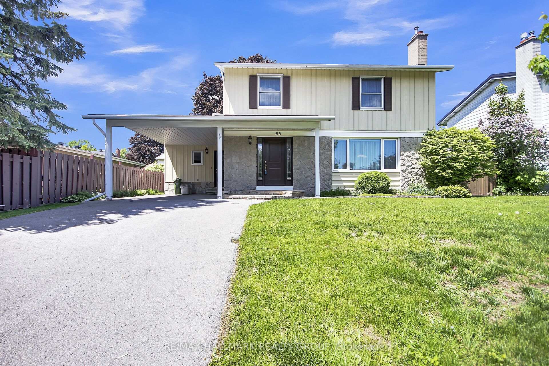 Photo 2 of 85 Country Lane W, Ottawa, Kanata - Glencairn/Hazeldean — HOMEH