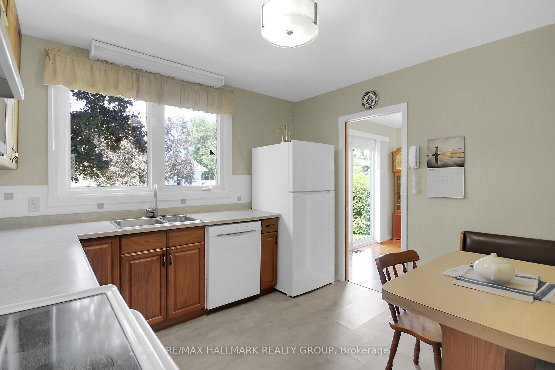 Photo 10 of 85 Country Lane W, Ottawa, Kanata - Glencairn/Hazeldean — HOMEH