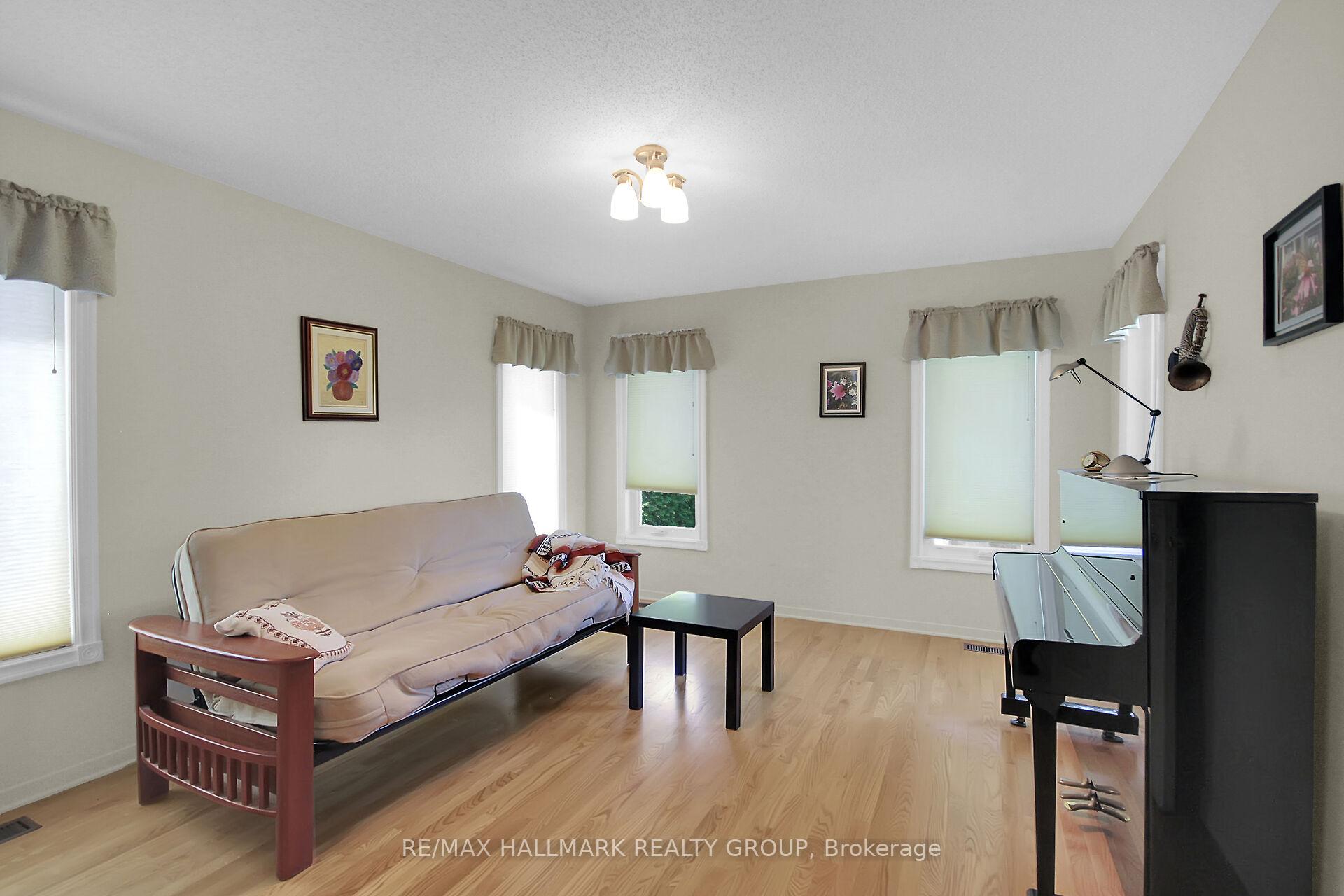 Photo 13 of 85 Country Lane W, Ottawa, Kanata - Glencairn/Hazeldean — HOMEH