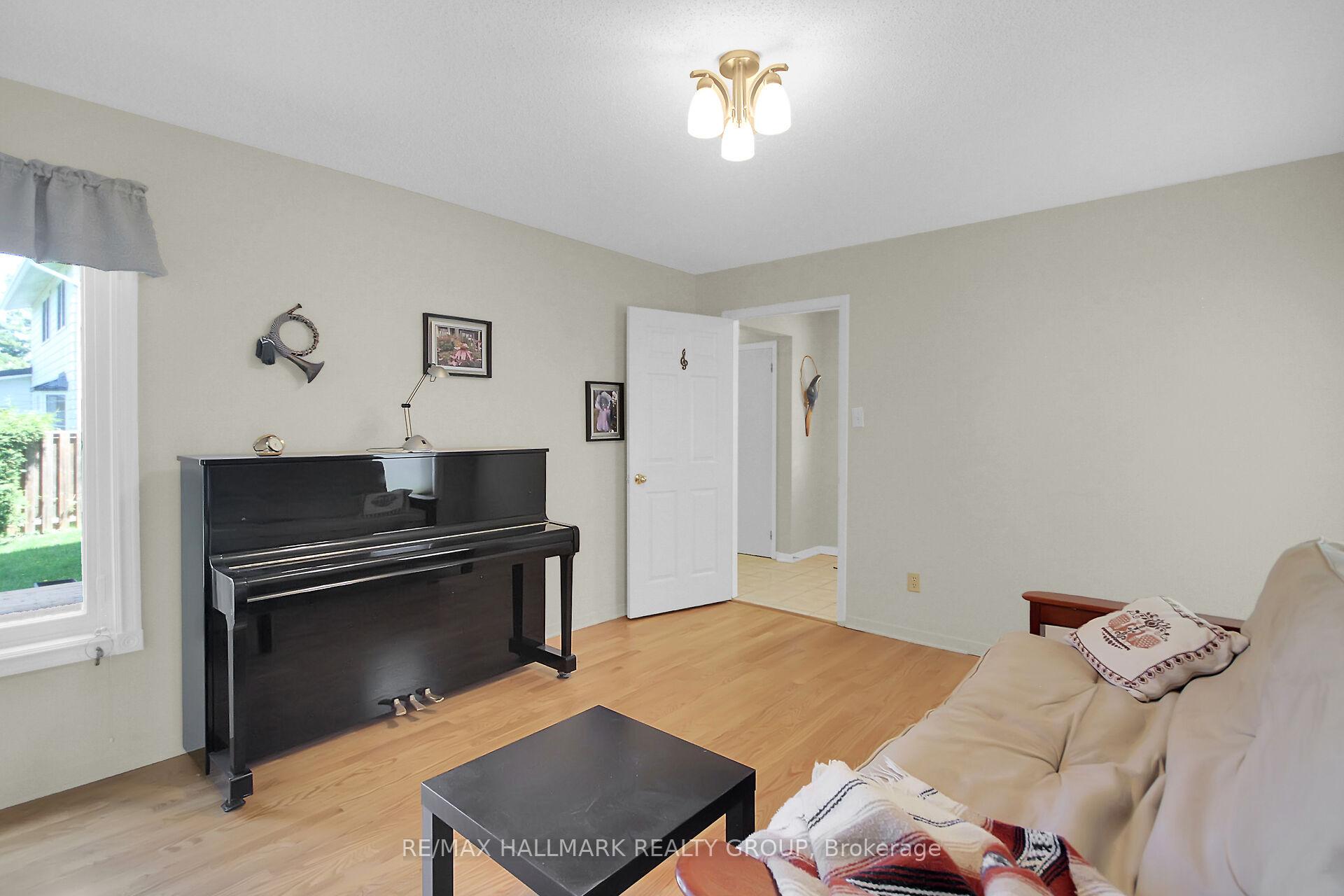 Photo 14 of 85 Country Lane W, Ottawa, Kanata - Glencairn/Hazeldean — HOMEH