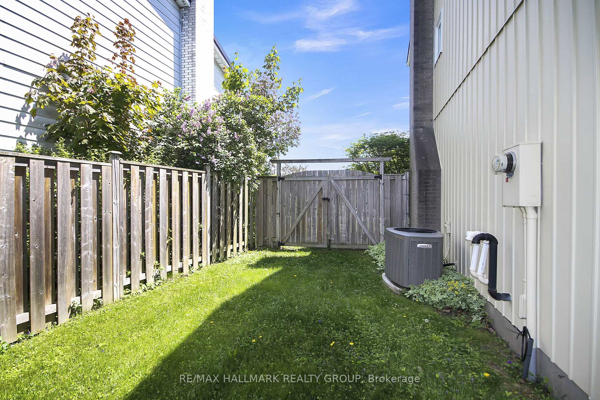 Photo 26 of 85 Country Lane W, Ottawa, Kanata - Glencairn/Hazeldean — HOMEH