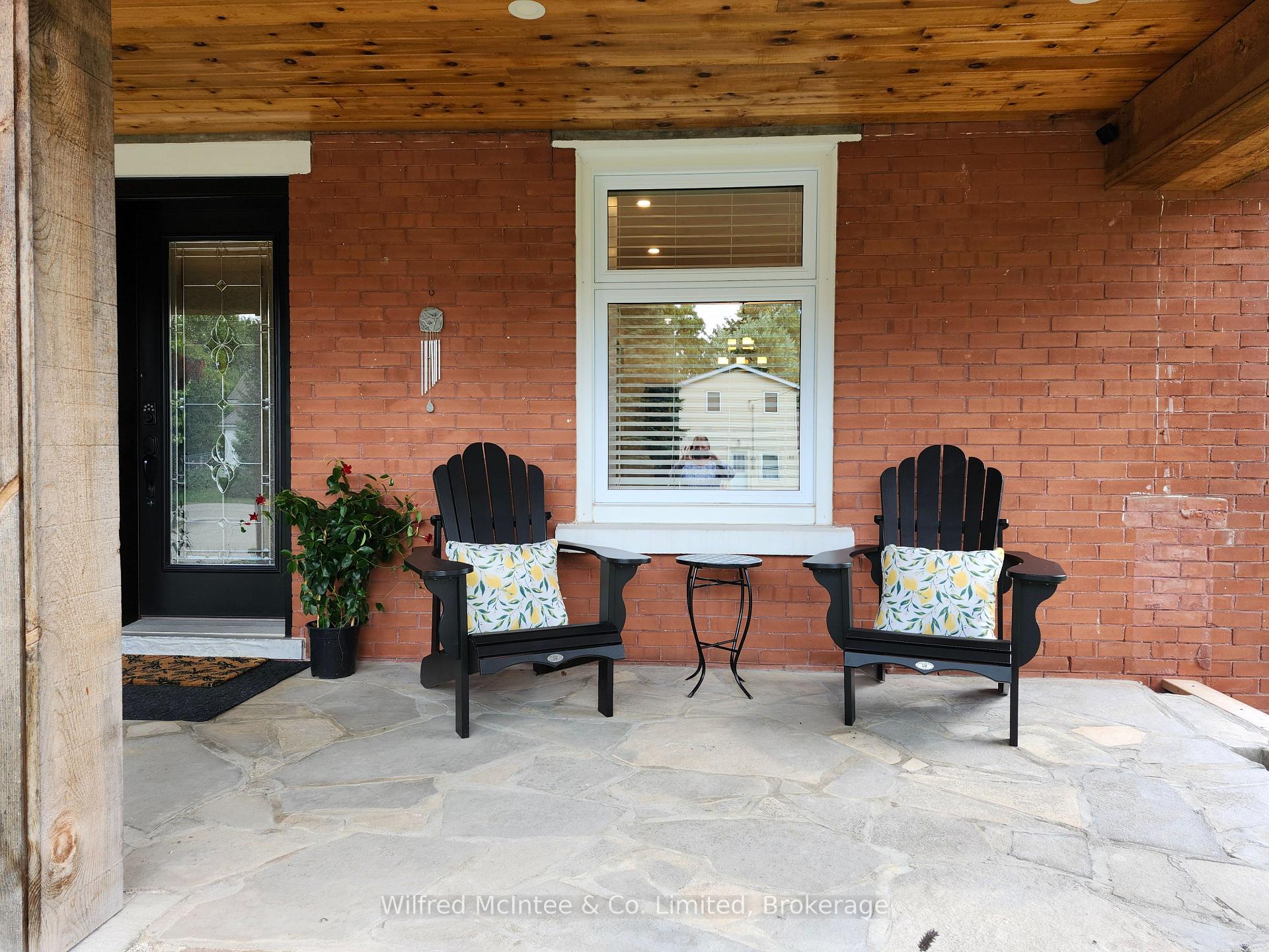 Photo 2 of 27 William Street N, Minto — HOMEH