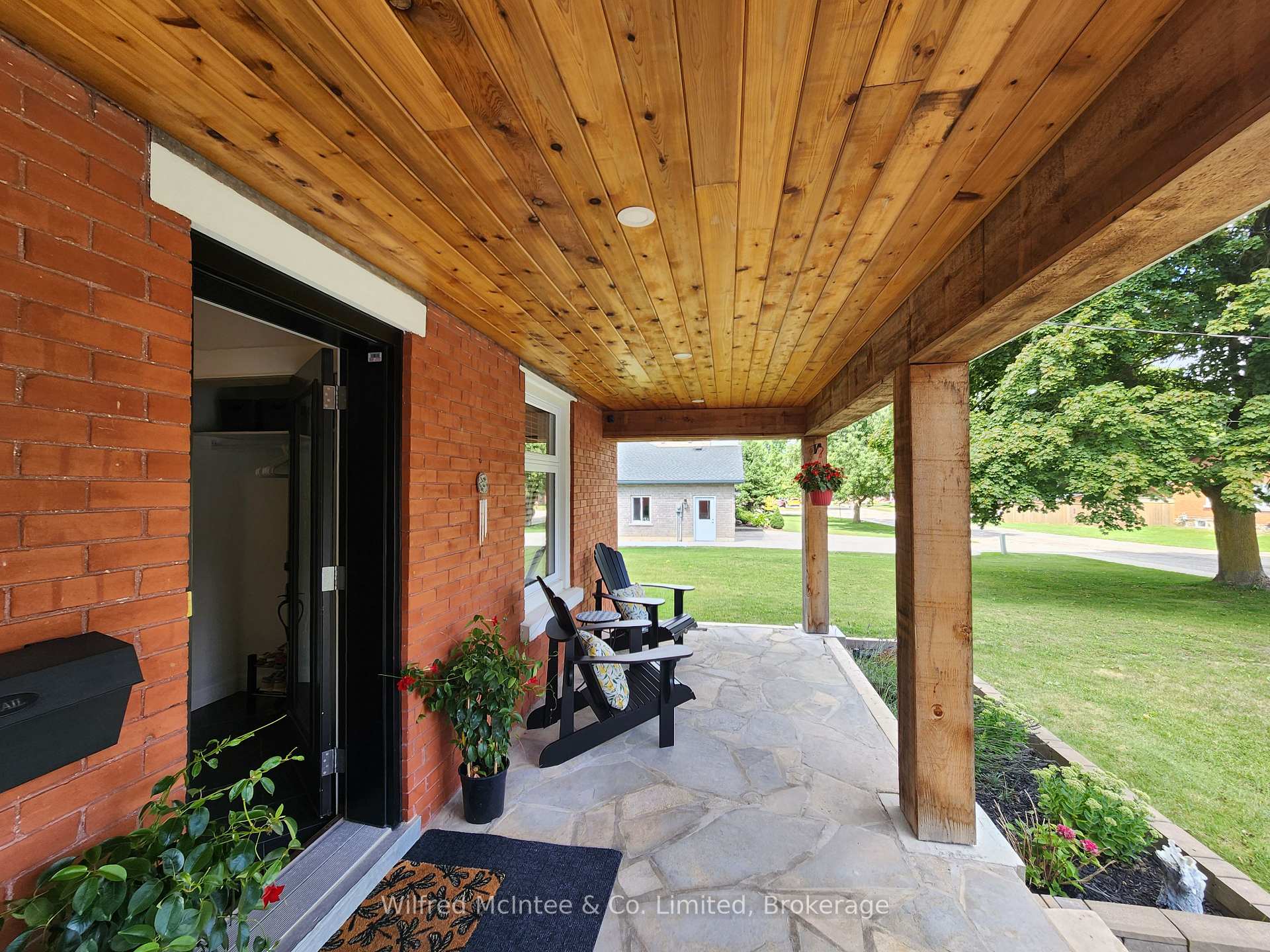 Photo 3 of 27 William Street N, Minto — HOMEH
