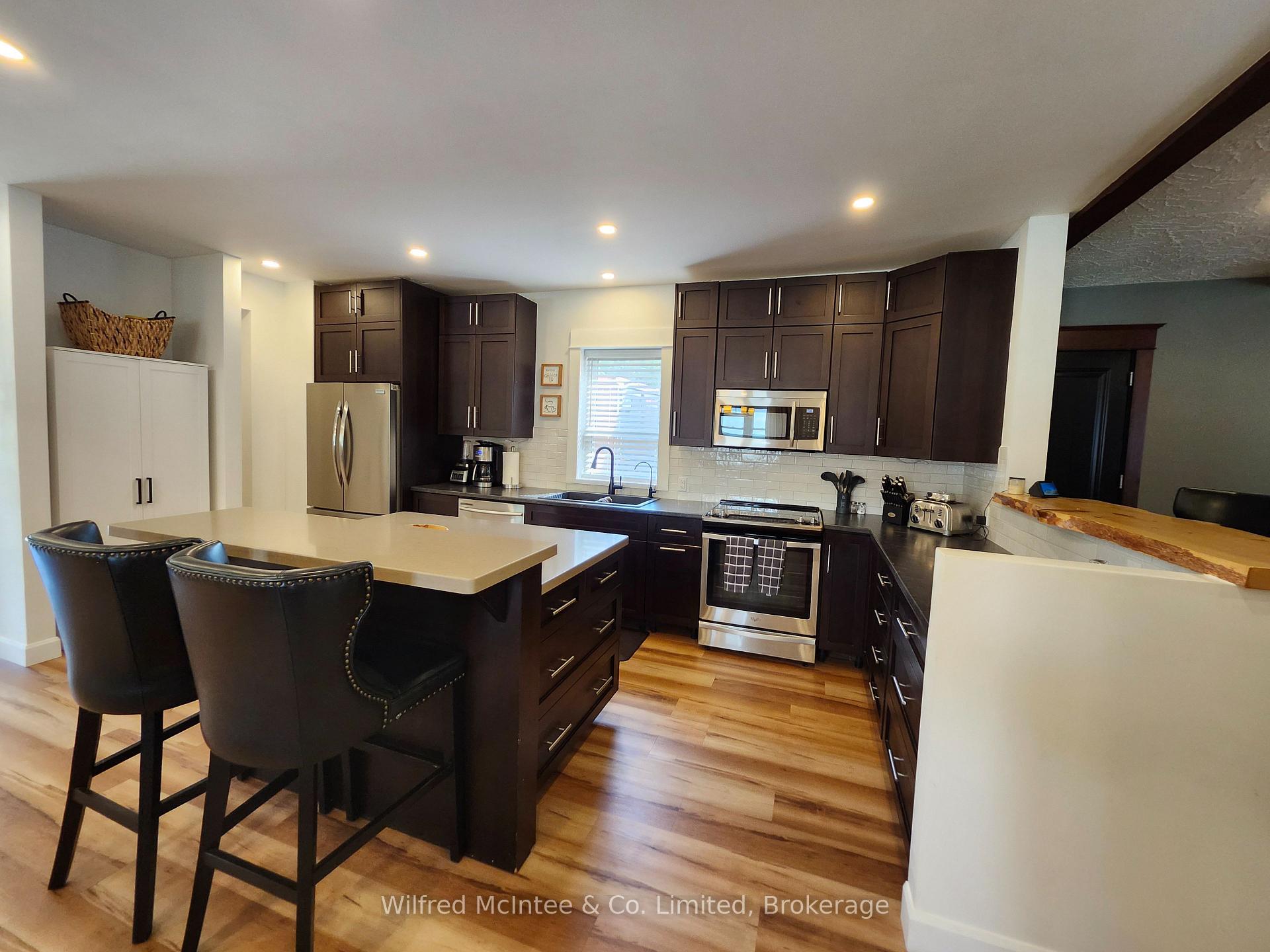 Photo 9 of 27 William Street N, Minto — HOMEH