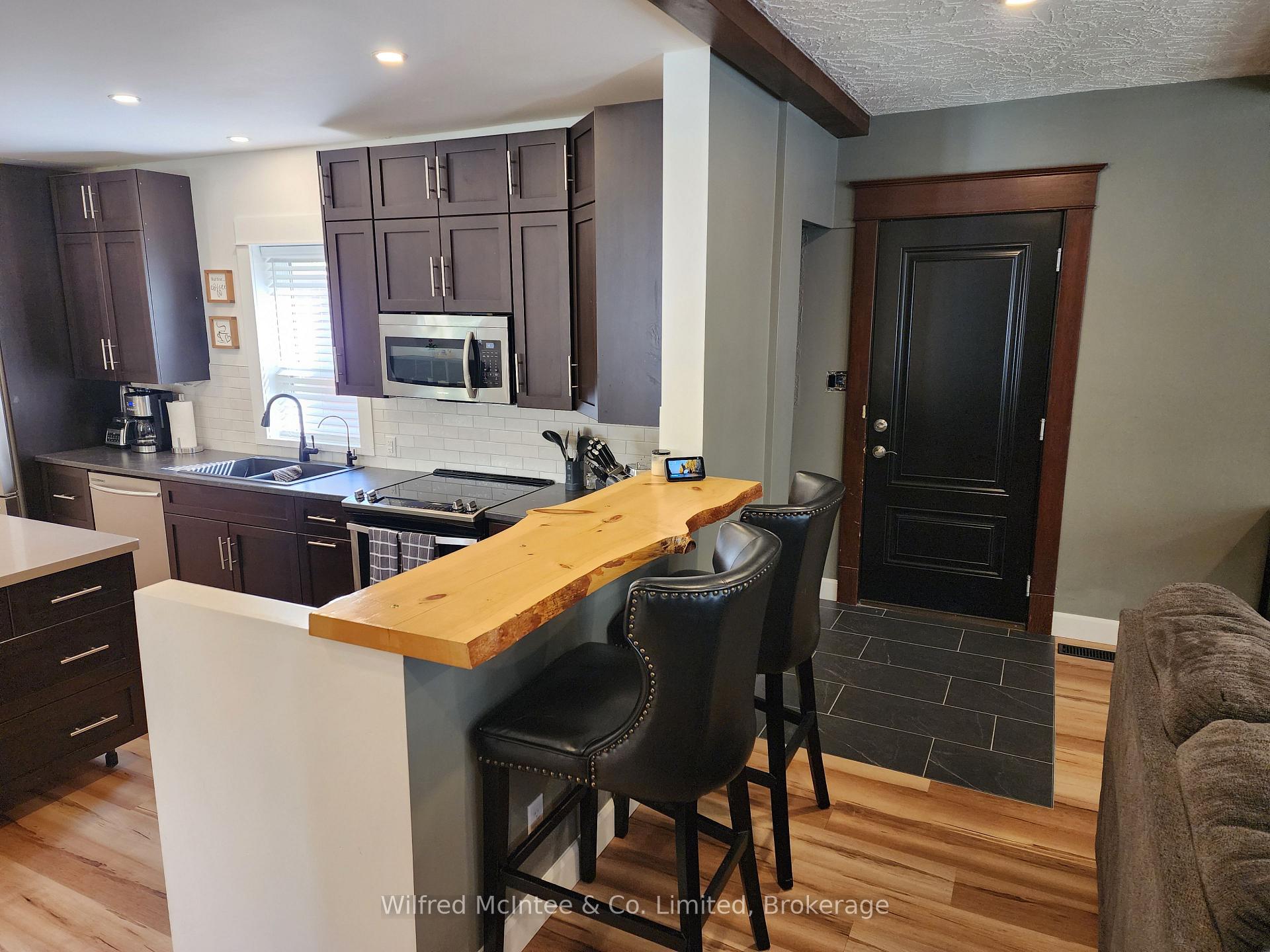 Photo 18 of 27 William Street N, Minto — HOMEH