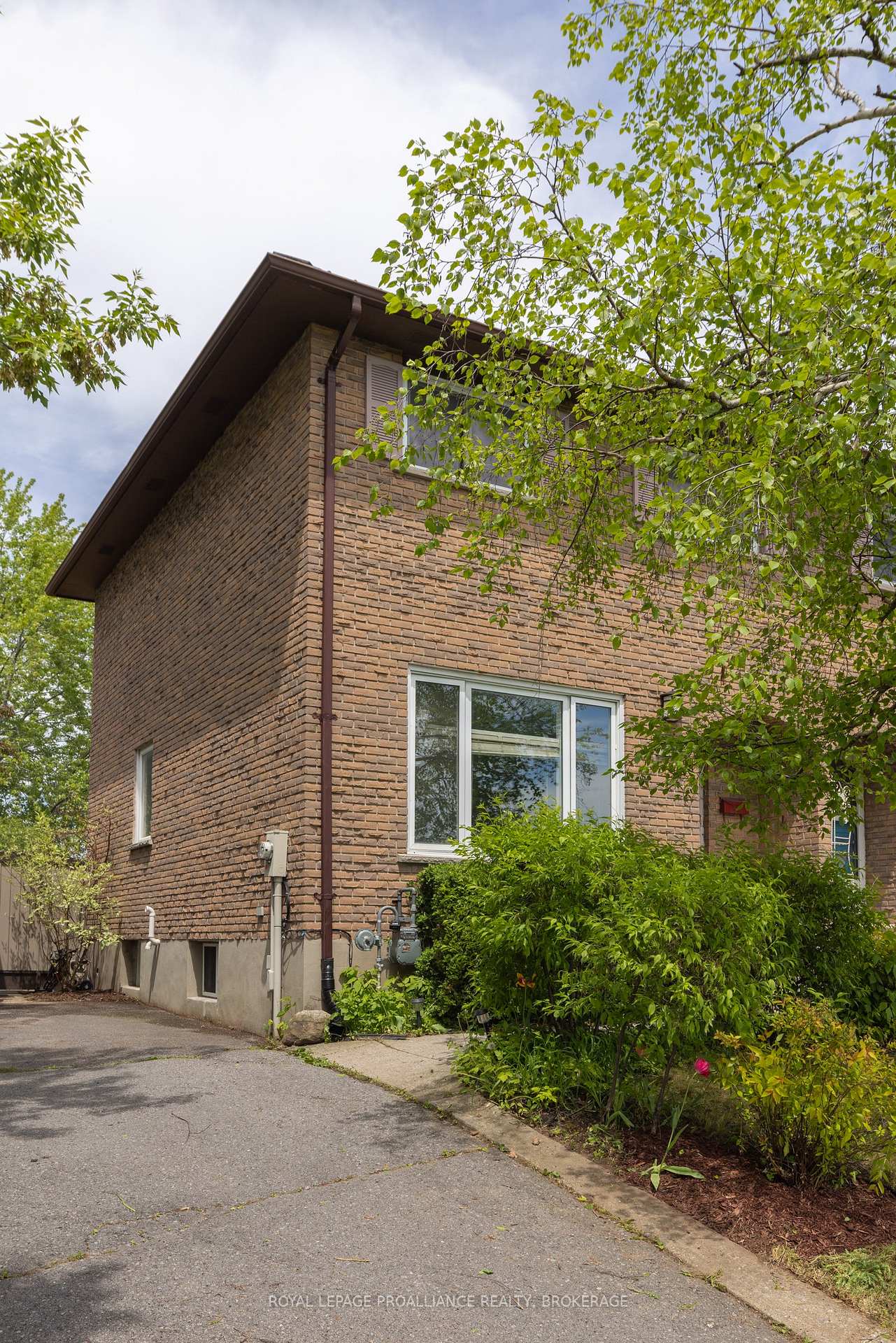 Photo 4 of 715 Selkirk Road, Kingston, North of Taylor-Kidd Blvd — HOMEH