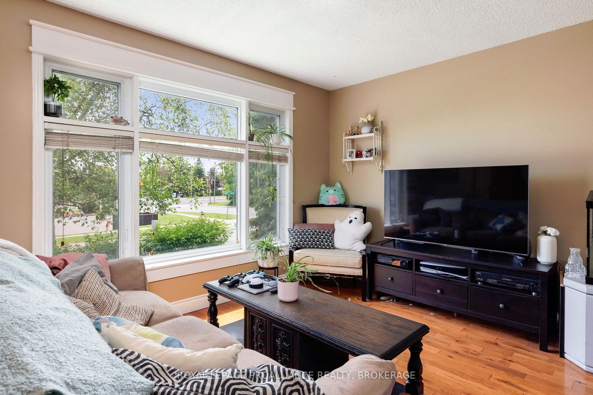 Photo 11 of 715 Selkirk Road, Kingston, North of Taylor-Kidd Blvd — HOMEH