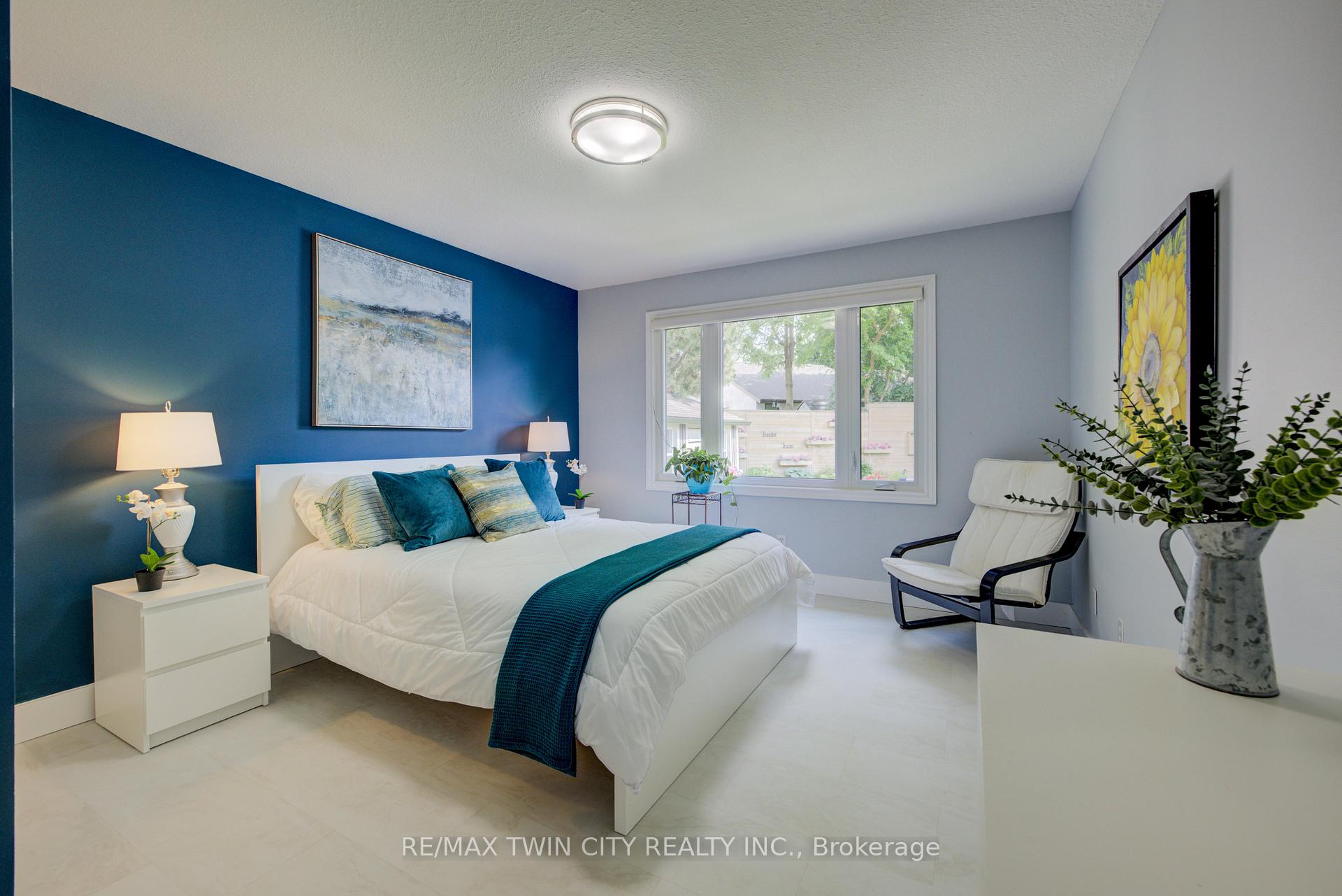Photo 9 of 98 Forfar Avenue, Kitchener — HOMEH