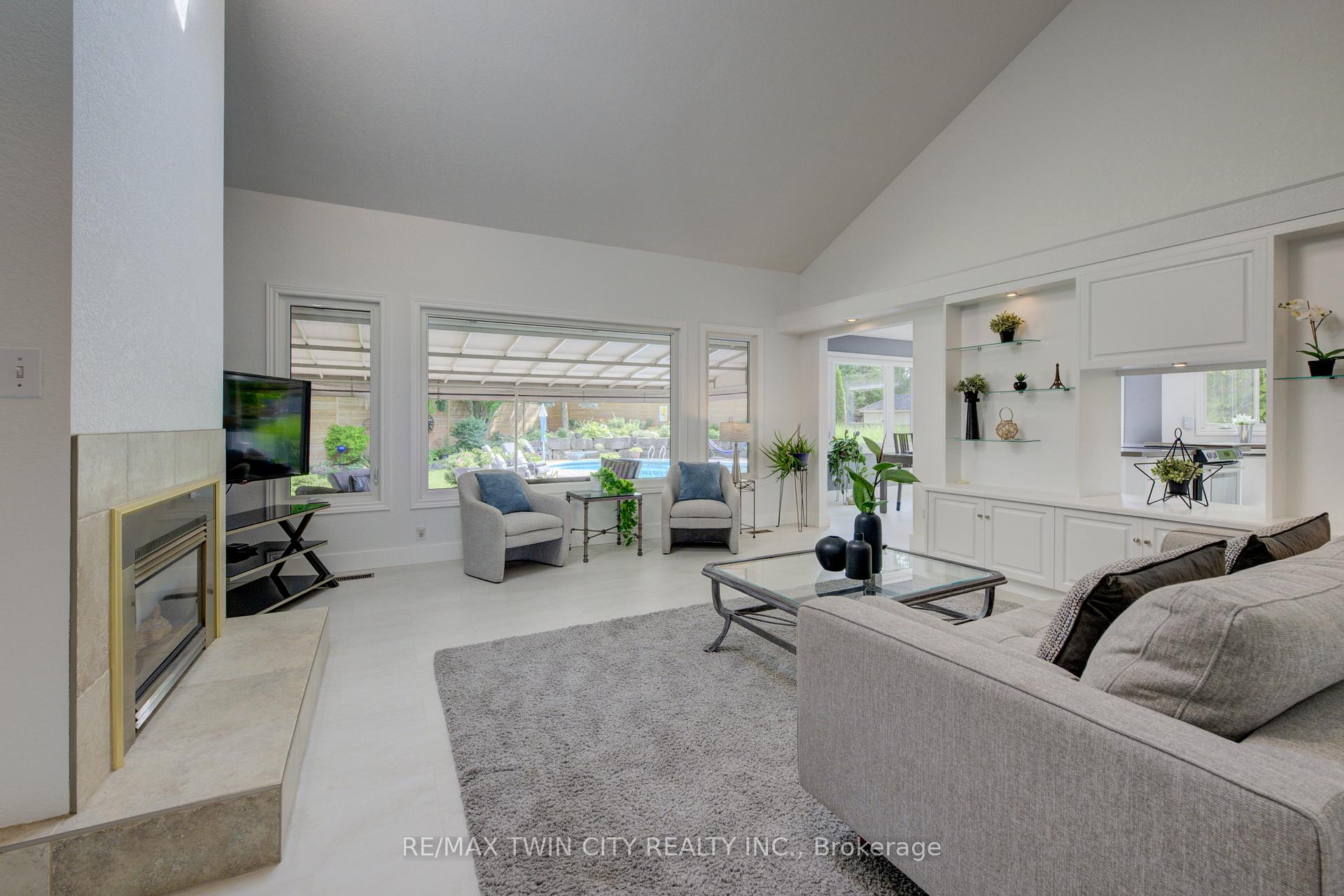 Photo 10 of 98 Forfar Avenue, Kitchener — HOMEH