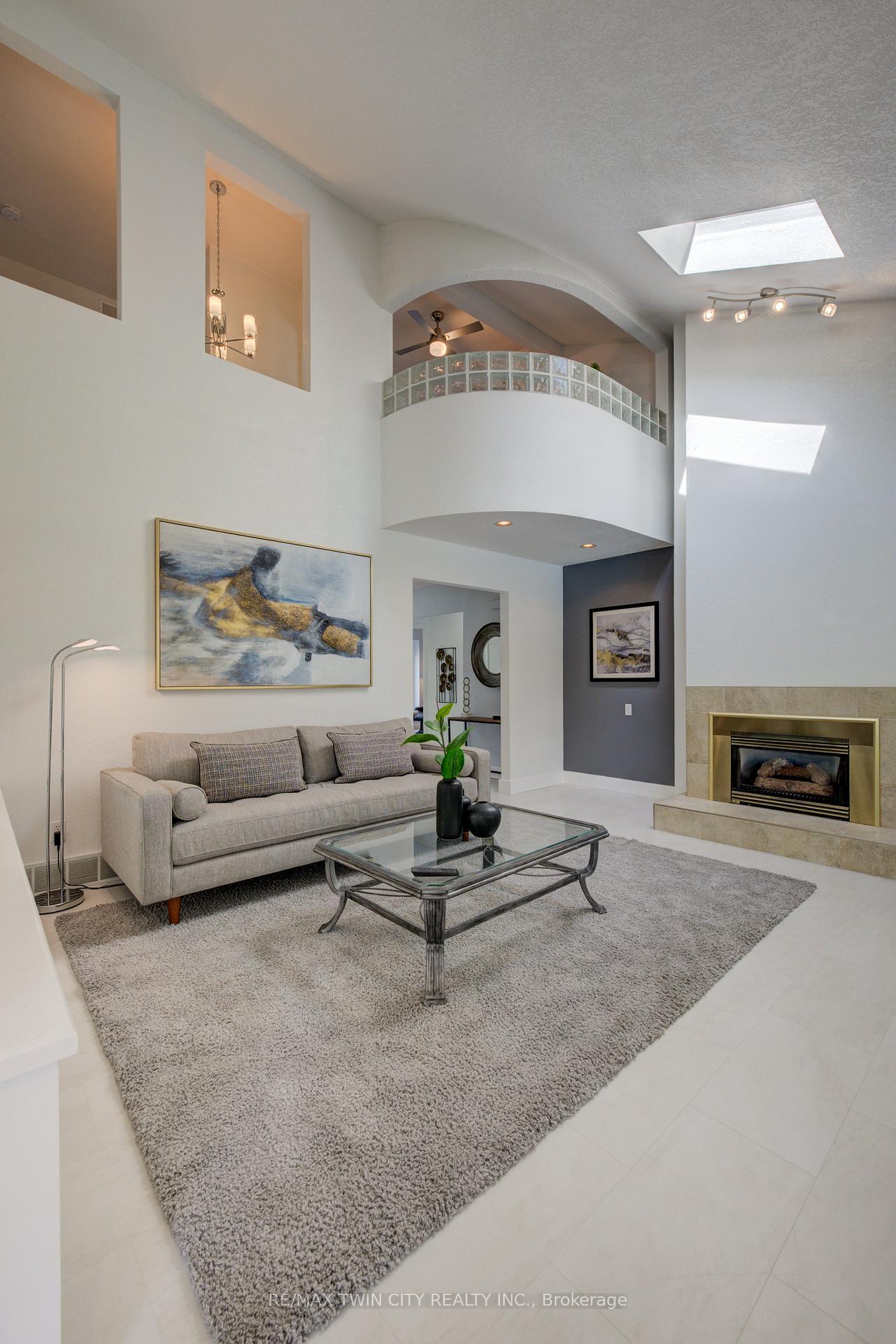 Photo 12 of 98 Forfar Avenue, Kitchener — HOMEH