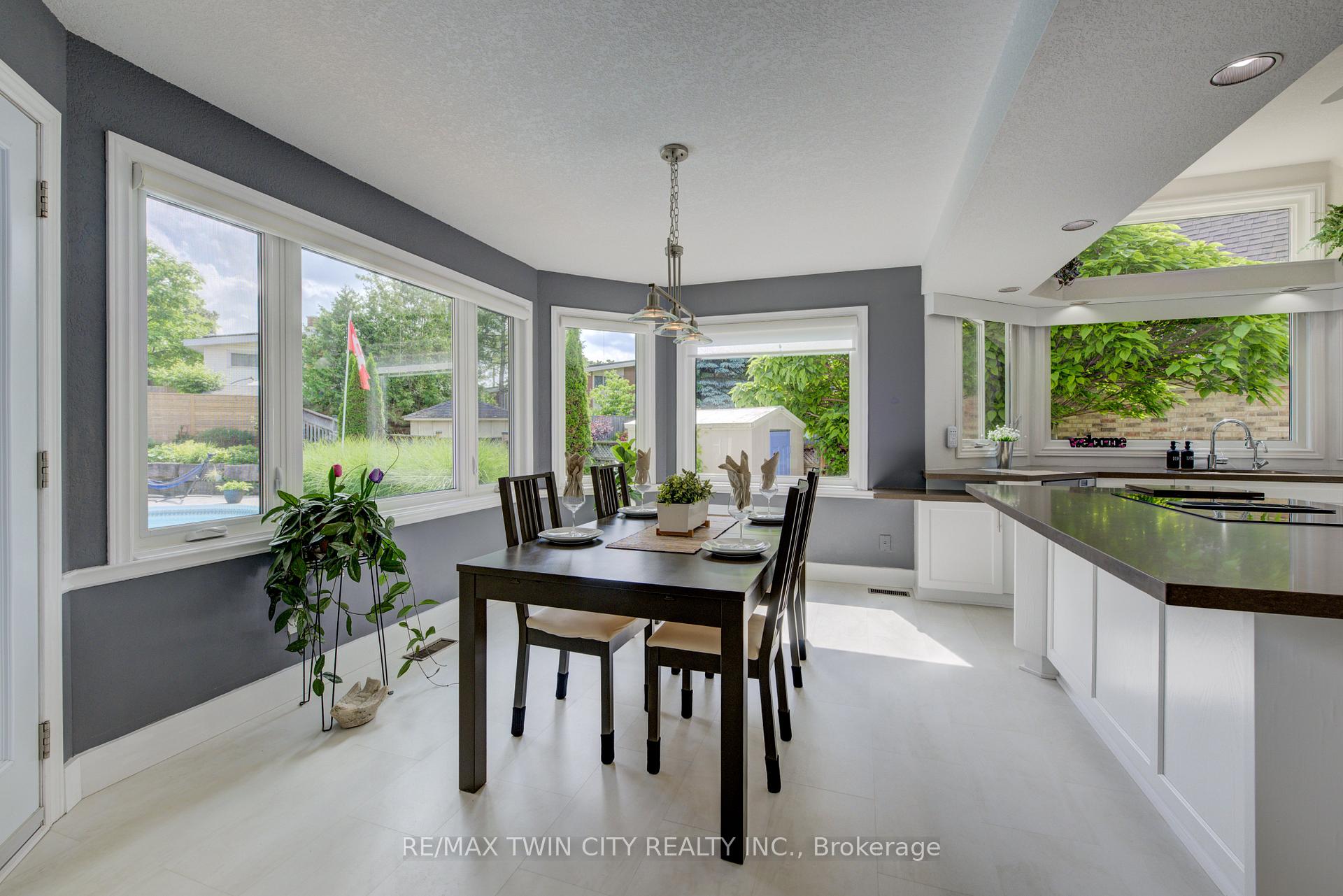 Photo 13 of 98 Forfar Avenue, Kitchener — HOMEH