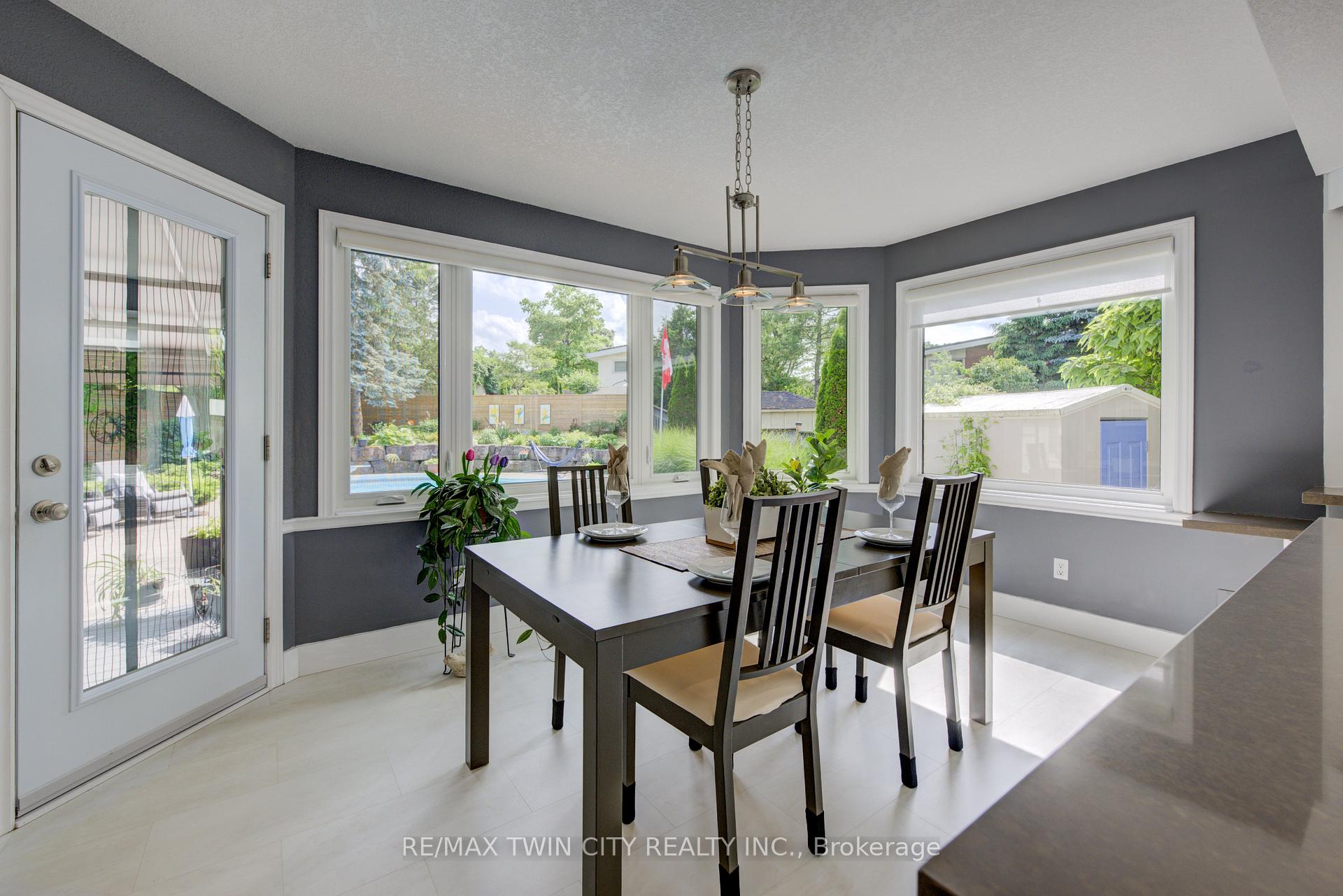 Photo 14 of 98 Forfar Avenue, Kitchener — HOMEH
