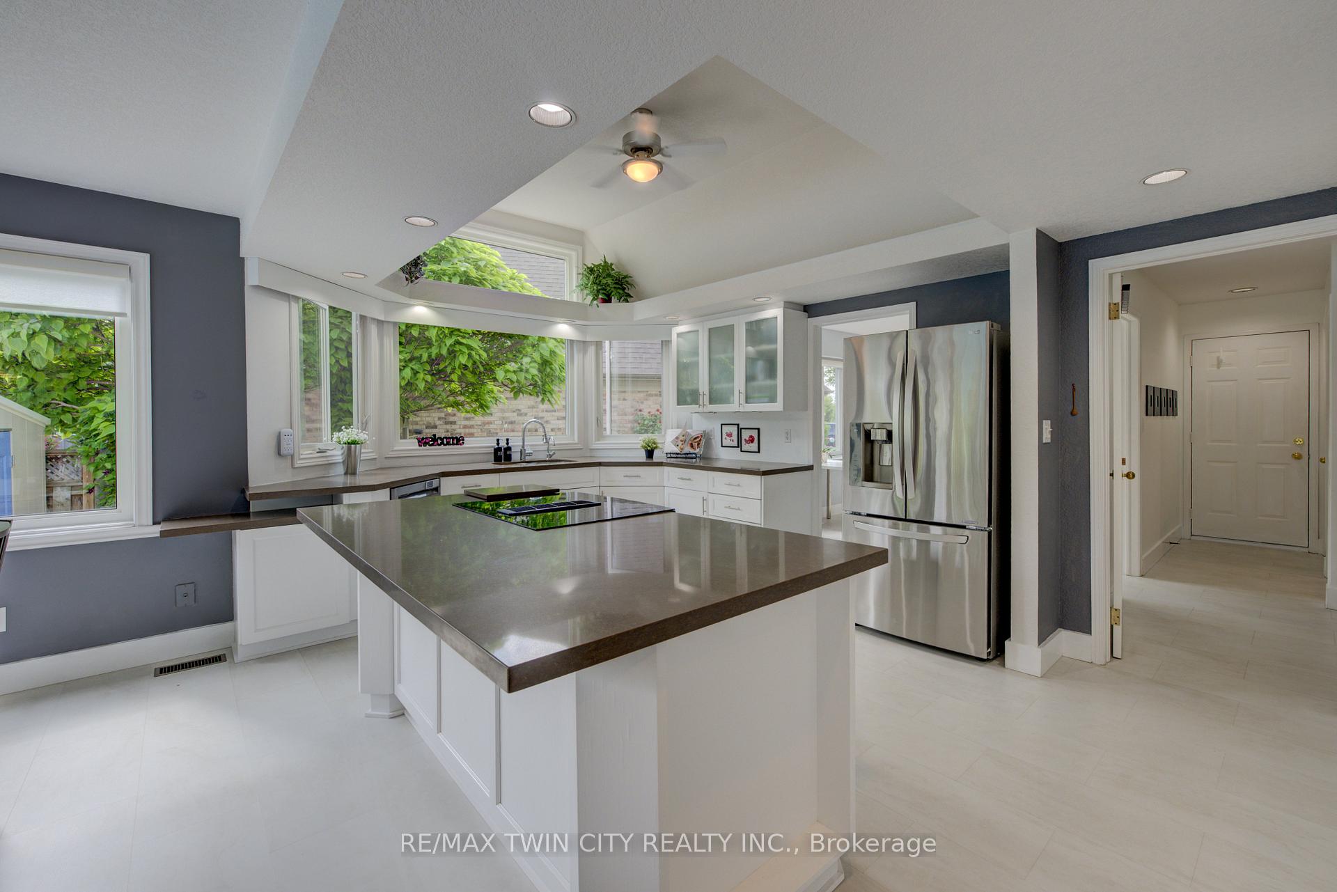 Photo 20 of 98 Forfar Avenue, Kitchener — HOMEH