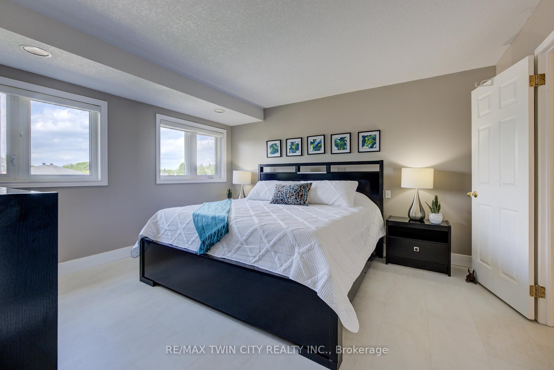 Photo 29 of 98 Forfar Avenue, Kitchener — HOMEH